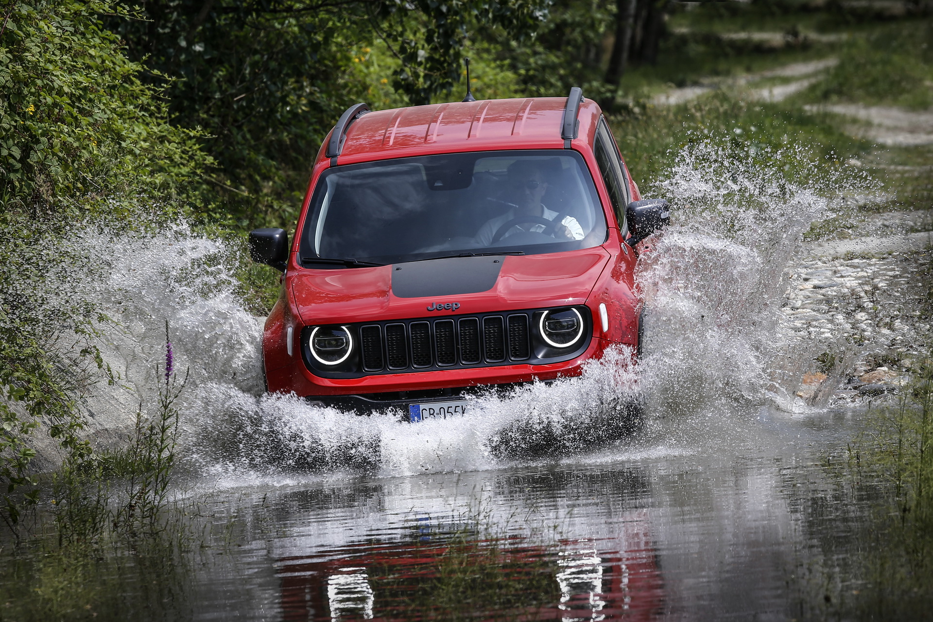 Jeep Details Compass And Renegade 4Xe PHEVs For Their European Launch