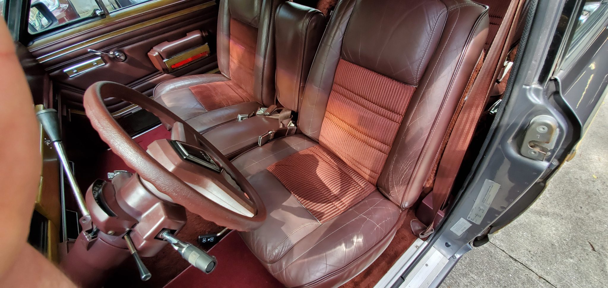 This Jeep Grand Wagoneer Will Take You Back To The 1980s