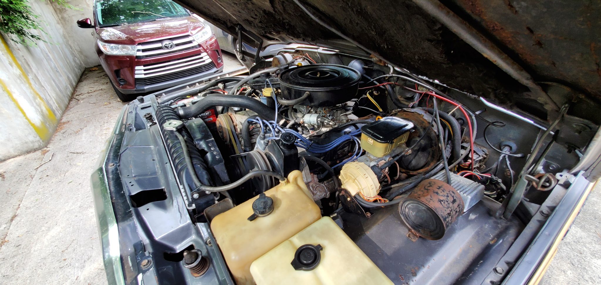 This Jeep Grand Wagoneer Will Take You Back To The 1980s