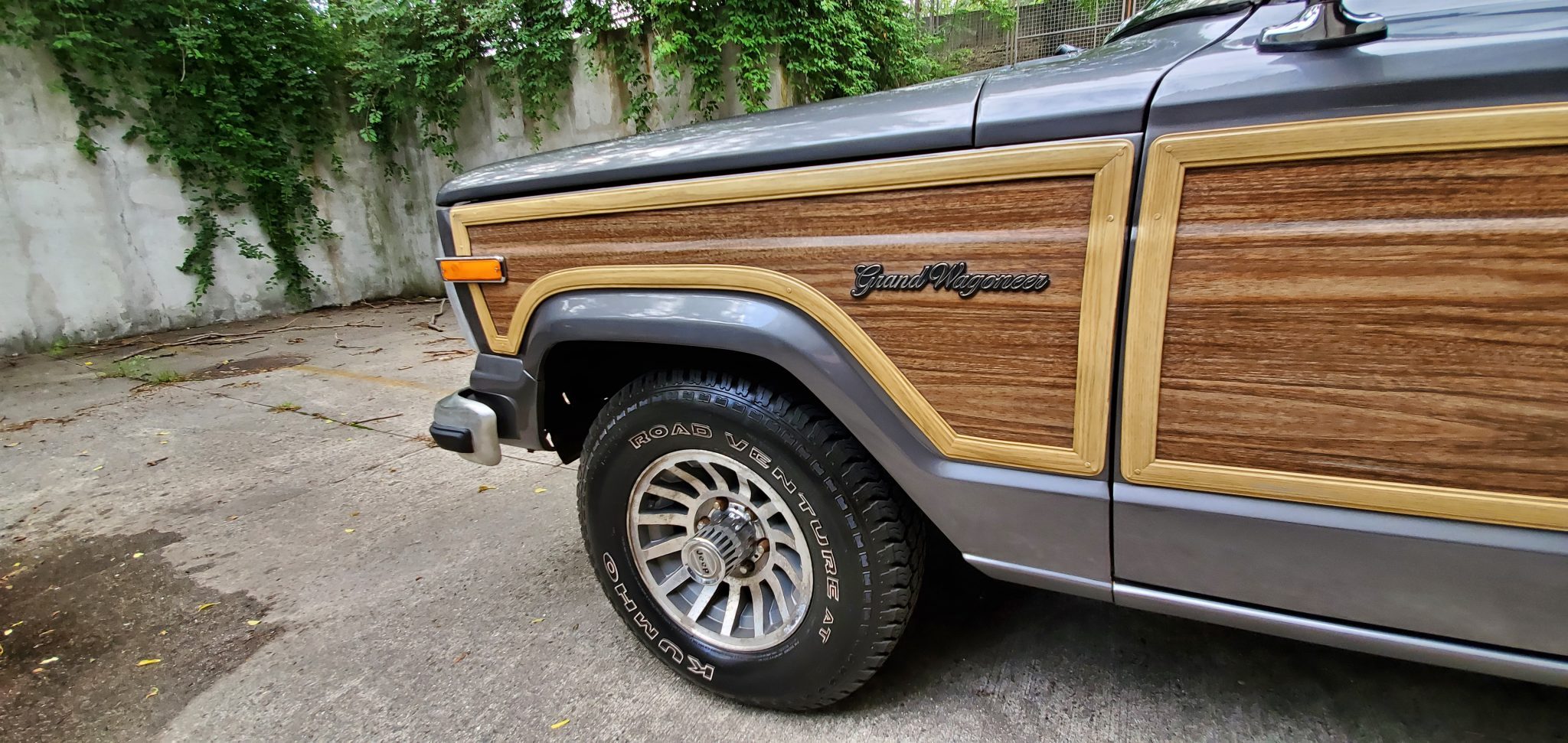 This Jeep Grand Wagoneer Will Take You Back To The 1980s