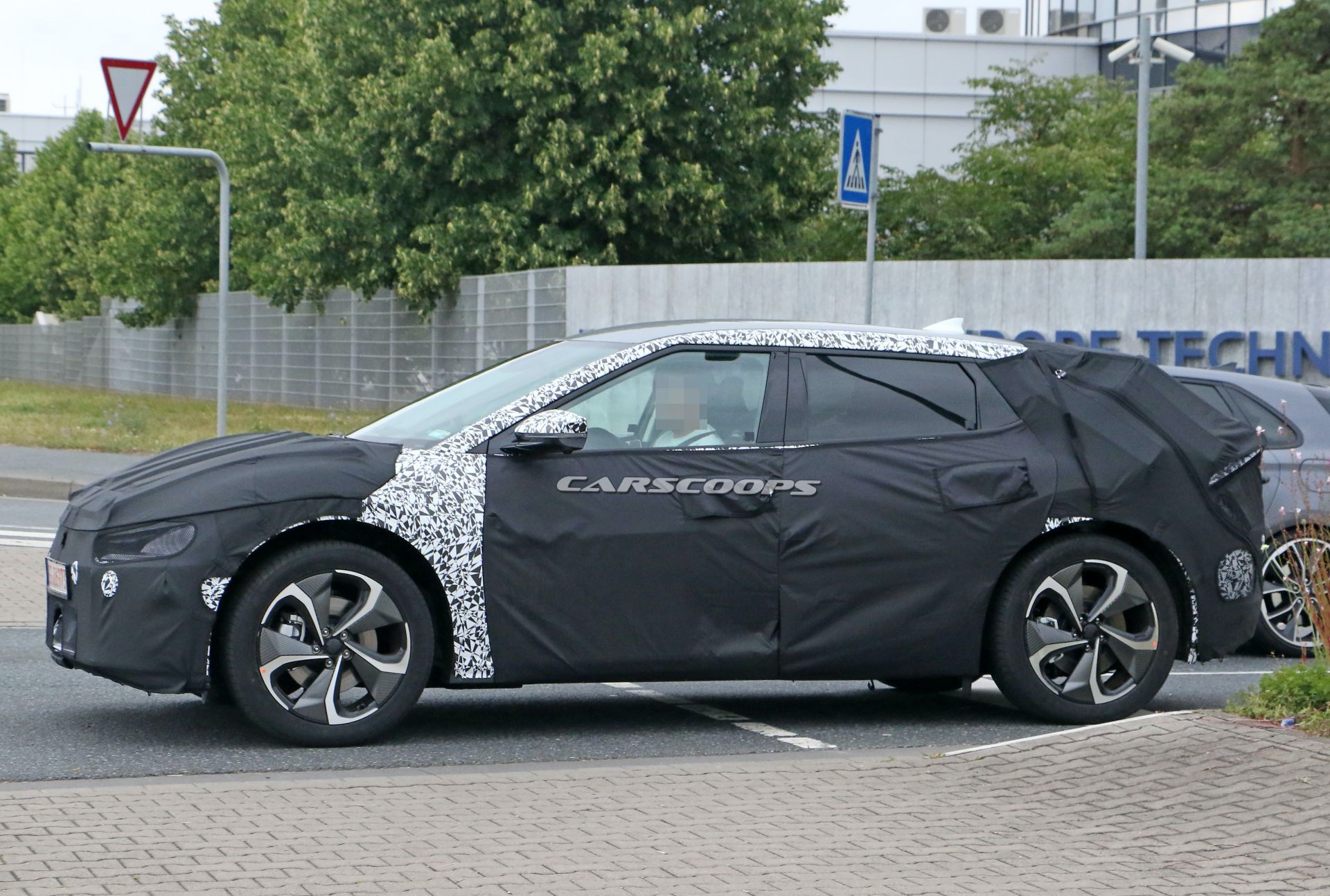 Kia’s New EV Makes Spy Debut, Looks Like A Cross Between Imagine And Futuron Concepts