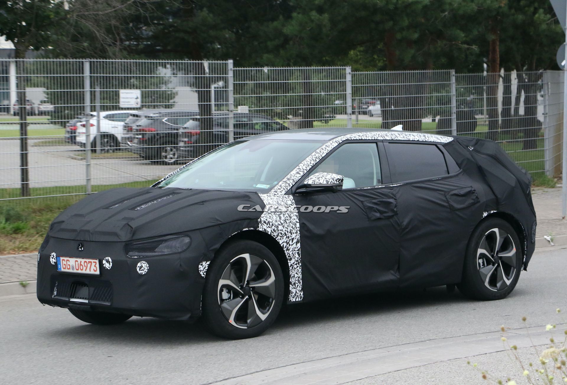 Kia’s New EV Makes Spy Debut, Looks Like A Cross Between Imagine And Futuron Concepts