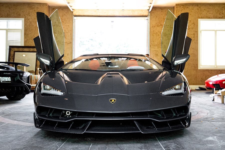 Gloss Carbon Lamborghini Centenario Roadster Is A $2.7 Million Treat