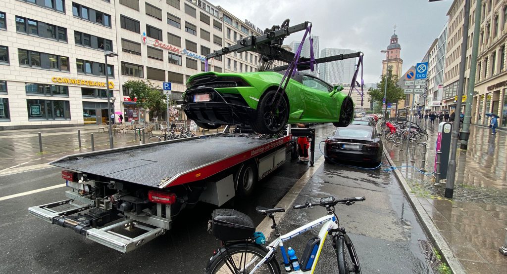  Lamborghini Huracan EVO Spyder Trucked Away After Blocking EV Charger In Frankfurt