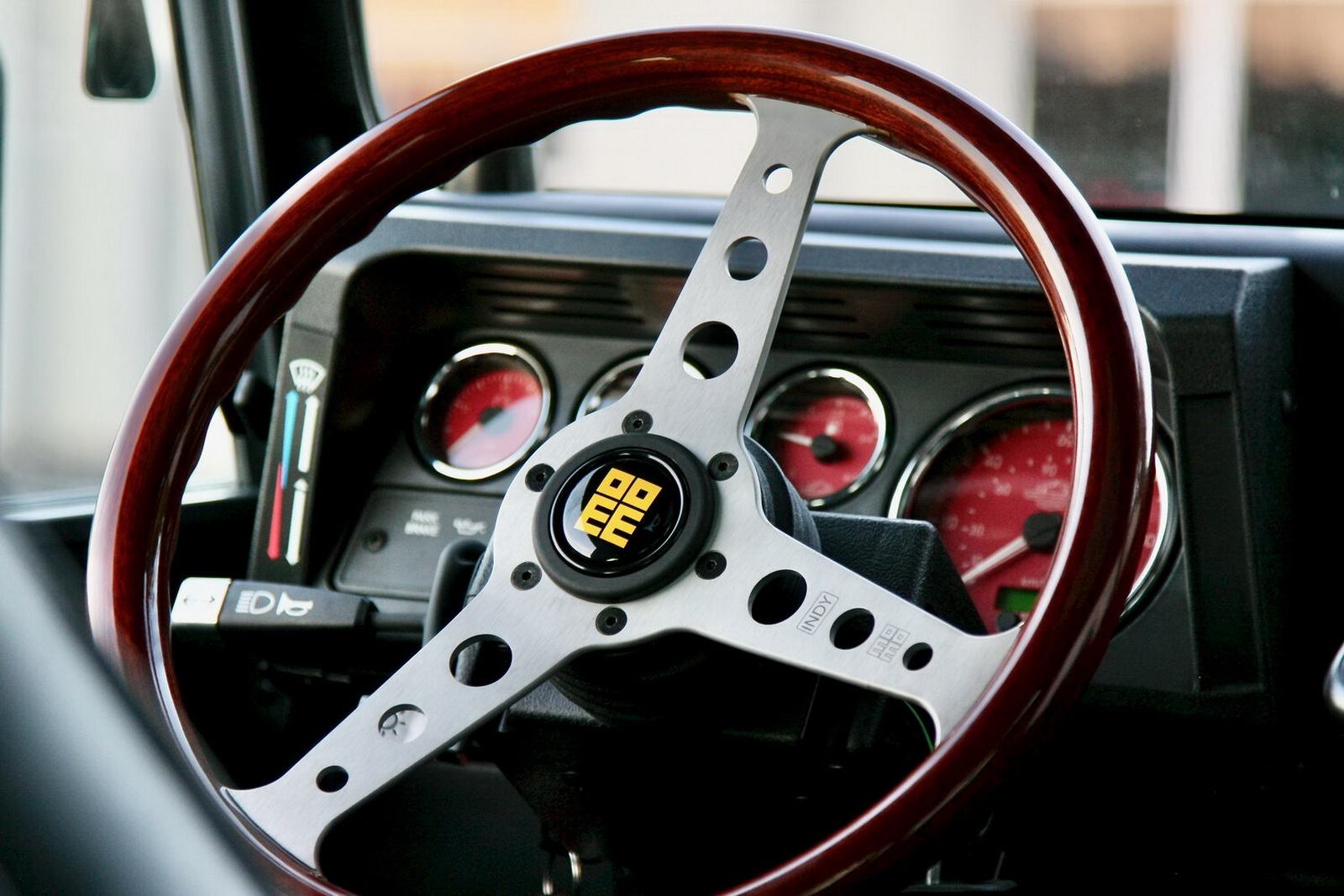 V8-Powered, 450 HP Land Rover Defender Has A Porsche Tartan Interior