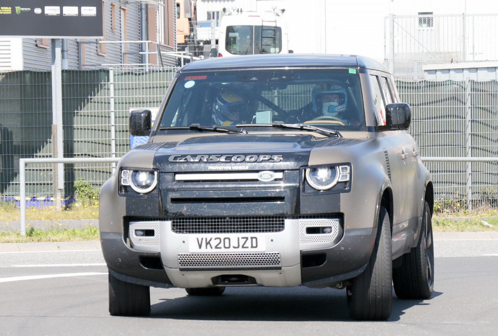 2021 Land Rover Defender V8: Would You Like 500 HP With Your New British 4×4?