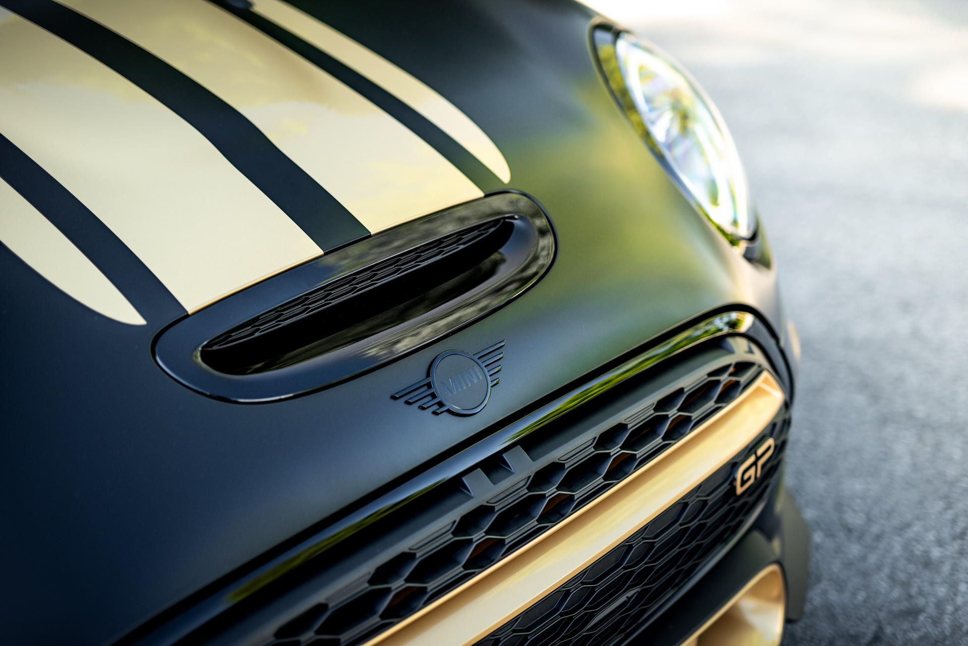 Manhart Turns The MINI JCW GP Into The GP3 F350, Gives It 350PS And New Looks