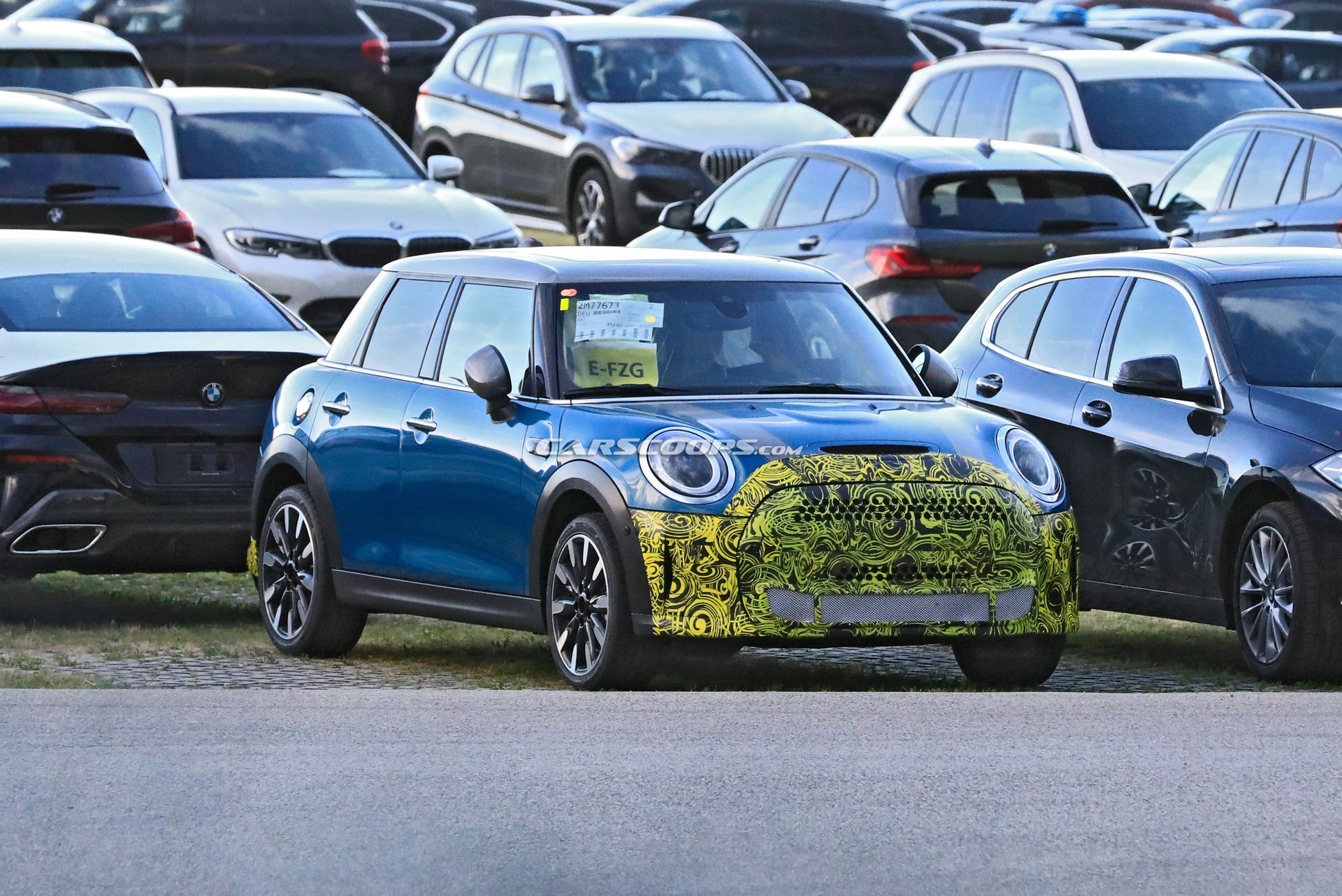 Facelifted MINI Cooper S Plug-In Hybrid Looks Very Familiar