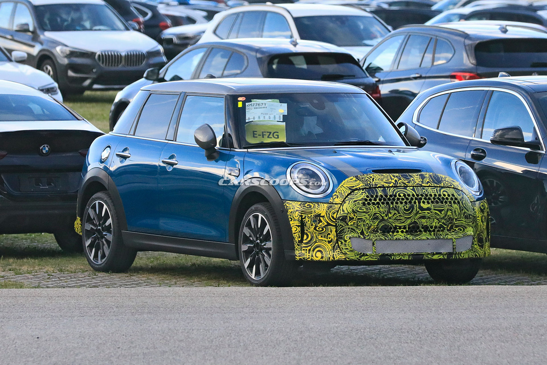 Facelifted MINI Cooper S Plug-In Hybrid Looks Very Familiar