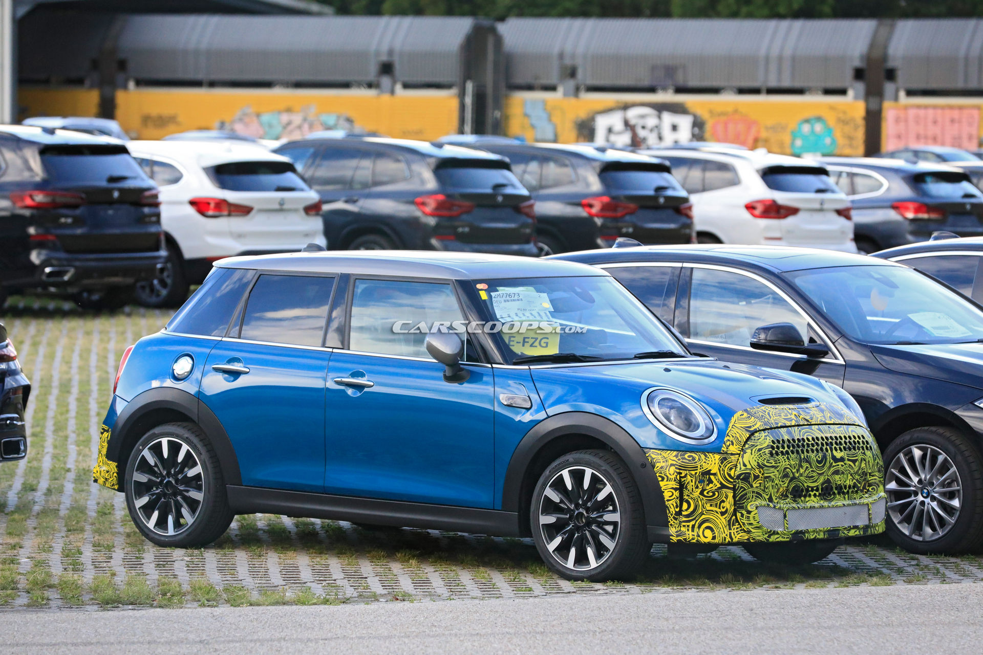 Facelifted MINI Cooper S Plug-In Hybrid Looks Very Familiar