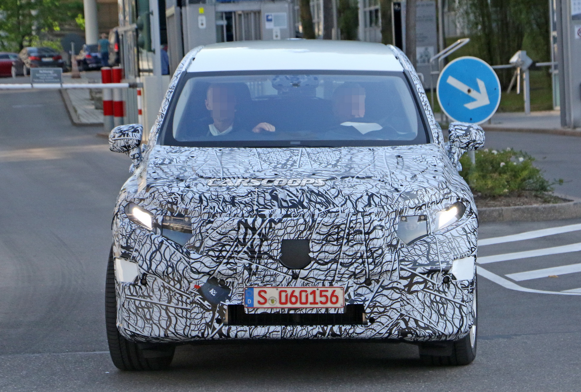 2022 Mercedes EQE SUV Shows Off Its High-Tech Interior For The First Time