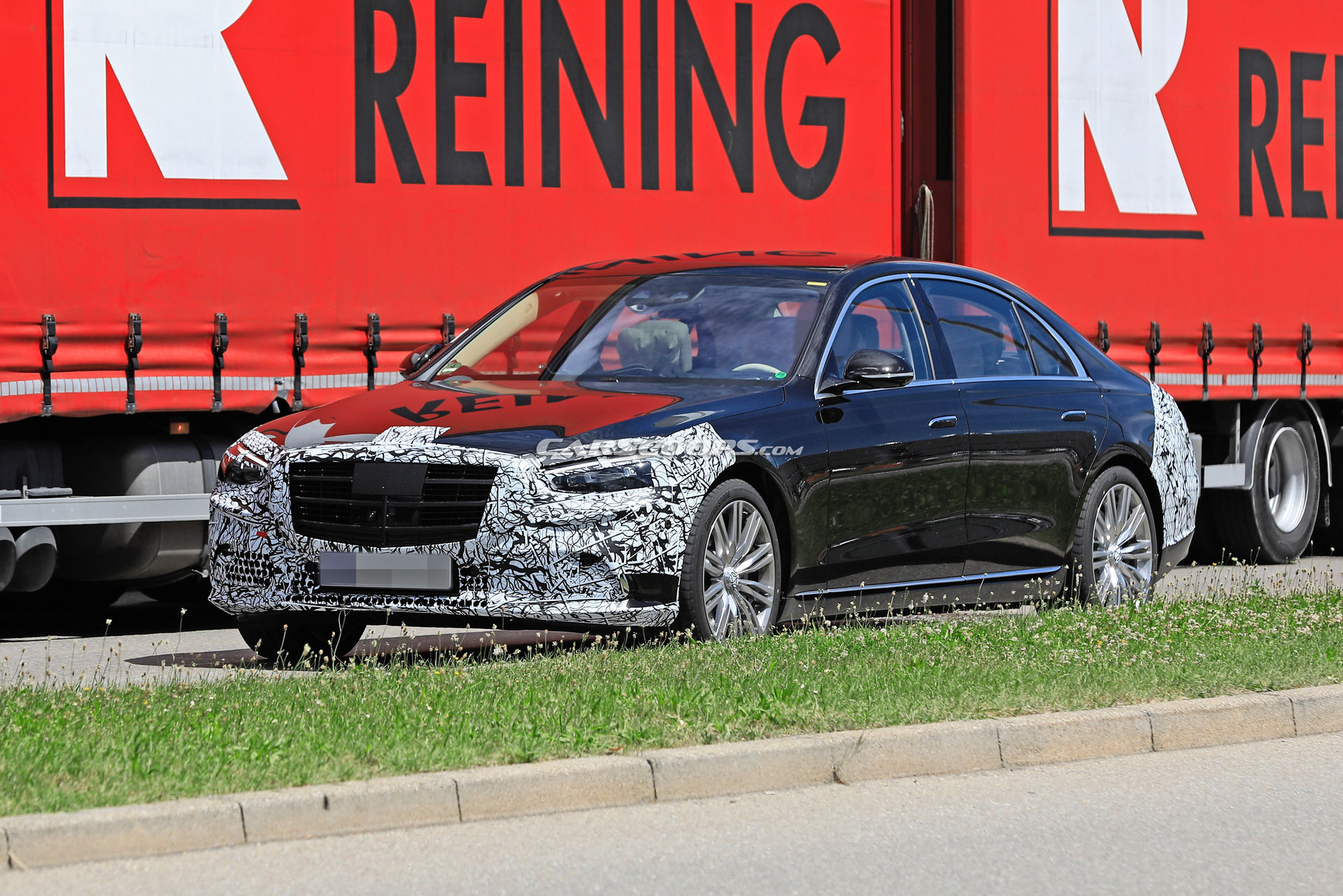 Here’s Another Up-Close Look At The 2021 Mercedes-Benz S-Class