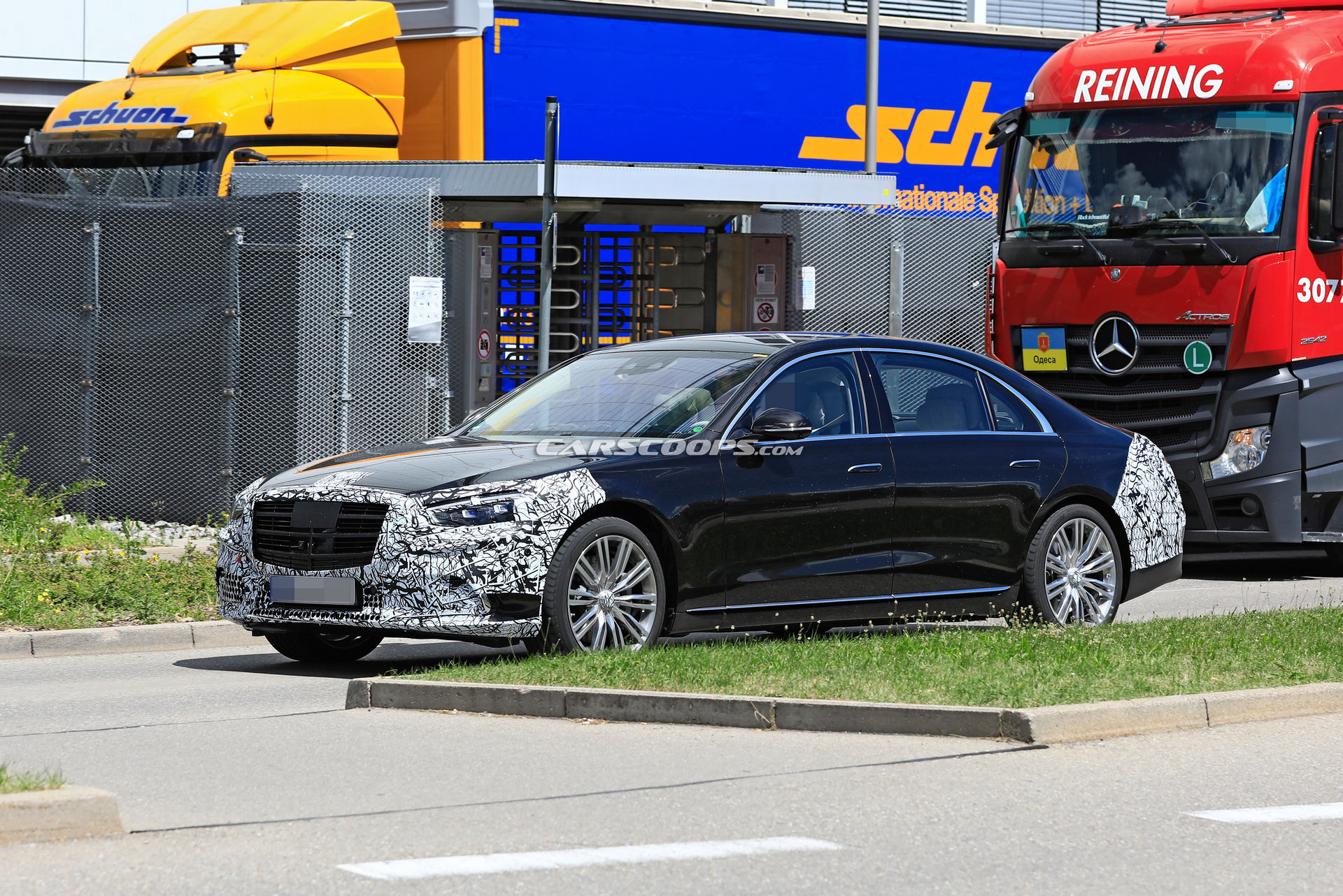Here’s Another Up-Close Look At The 2021 Mercedes-Benz S-Class