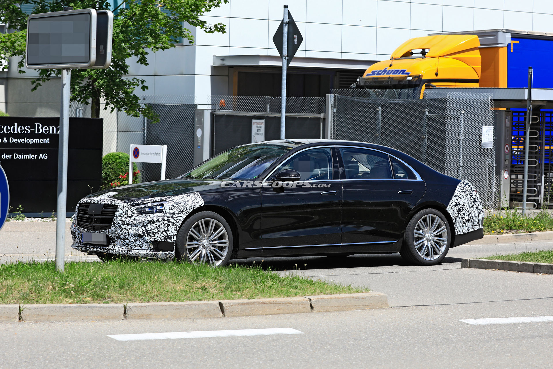 Here’s Another Up-Close Look At The 2021 Mercedes-Benz S-Class