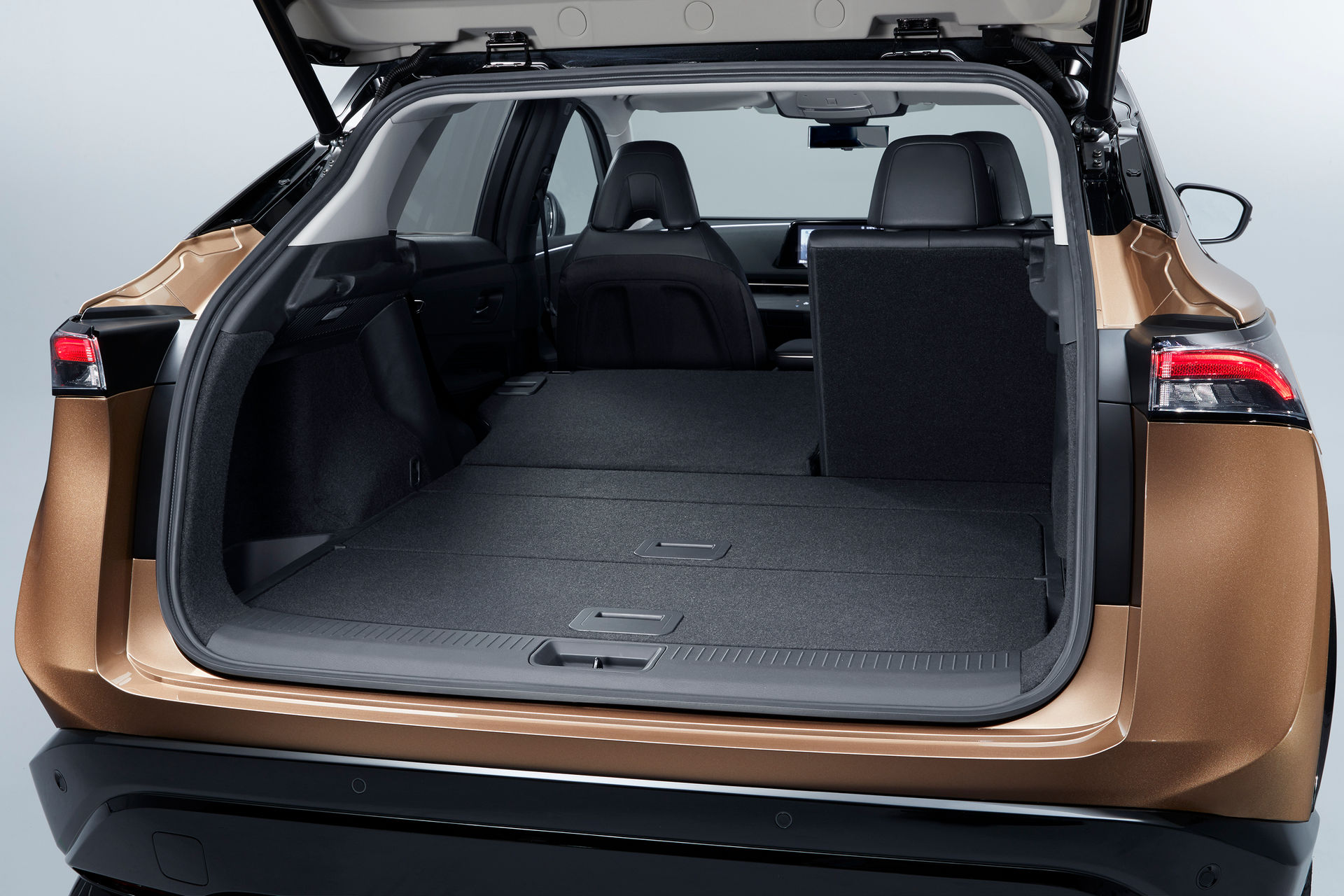 2022 Nissan Ariya EV Retains Concept Looks, Offers Up To 389 HP And 380 Miles Range