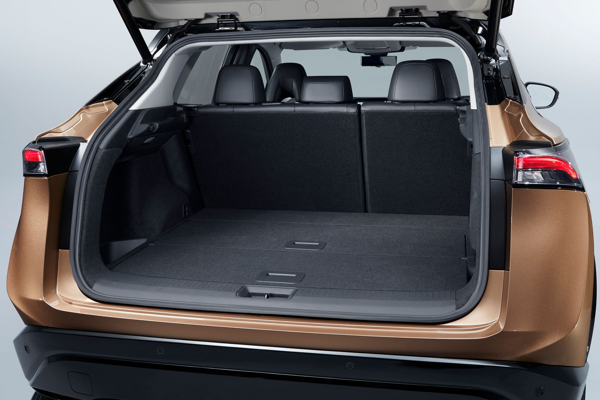 2022 Nissan Ariya EV Retains Concept Looks, Offers Up To 389 HP And 380 Miles Range