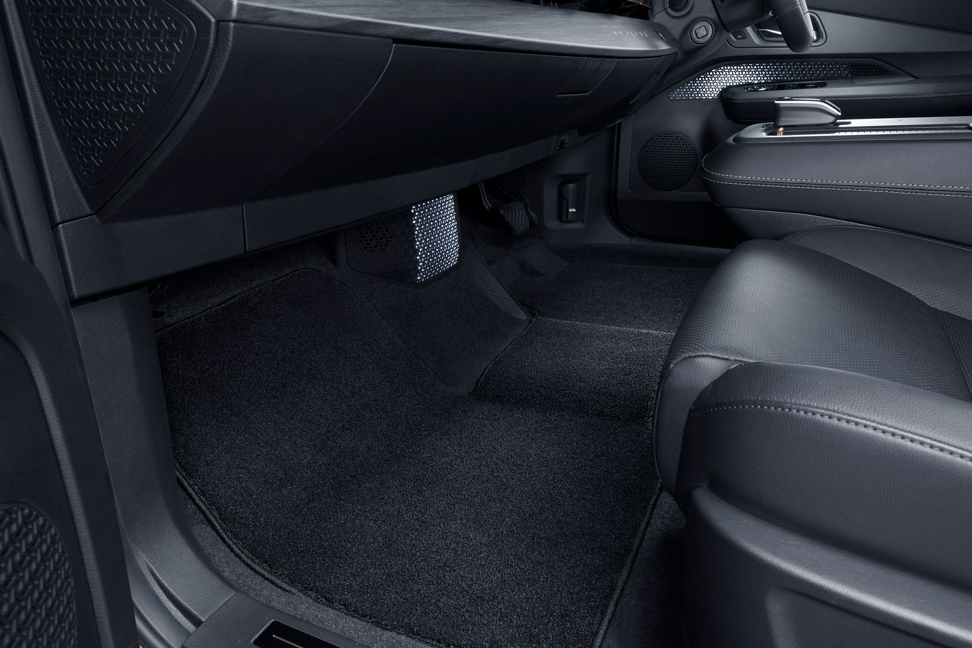 2022 Nissan Ariya EV Retains Concept Looks, Offers Up To 389 HP And 380 Miles Range