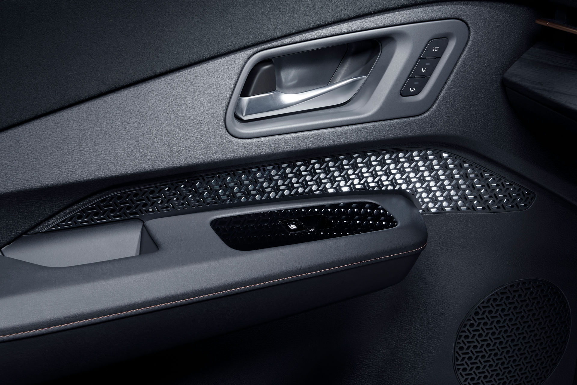 2022 Nissan Ariya EV Retains Concept Looks, Offers Up To 389 HP And 380 Miles Range