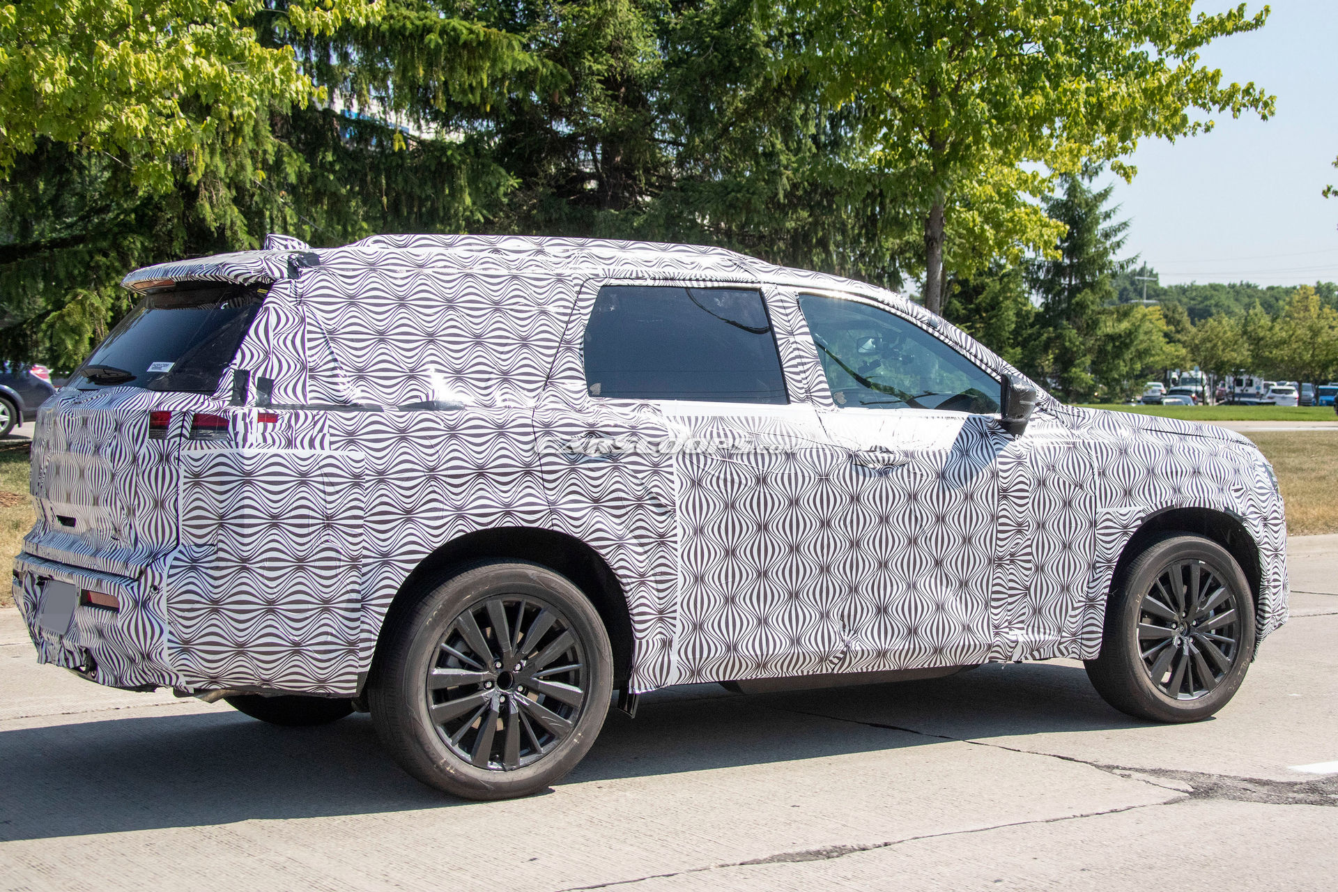 2022 Nissan Pathfinder Shows Big Infotainment Screen In Its Spy Debut