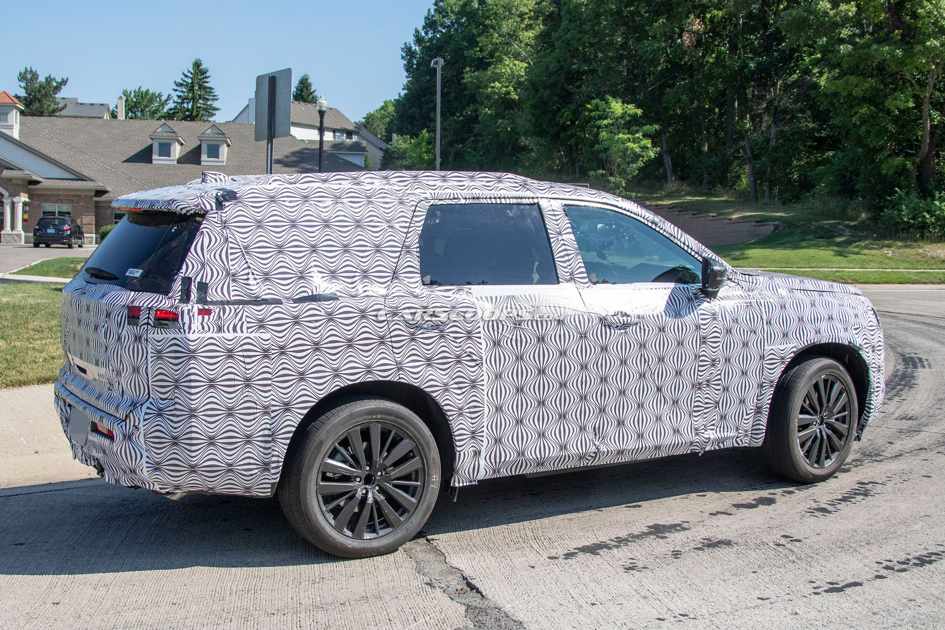 2022 Nissan Pathfinder Shows Big Infotainment Screen In Its Spy Debut