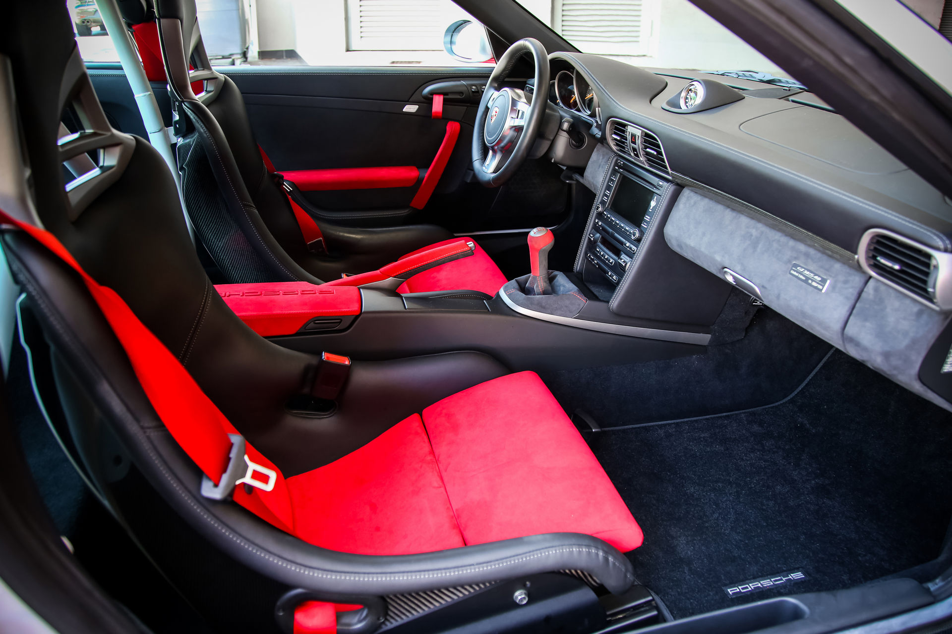 2011 Porsche 911 GT3 RS 4.0 Is For Hardcore Driving Enthusiasts