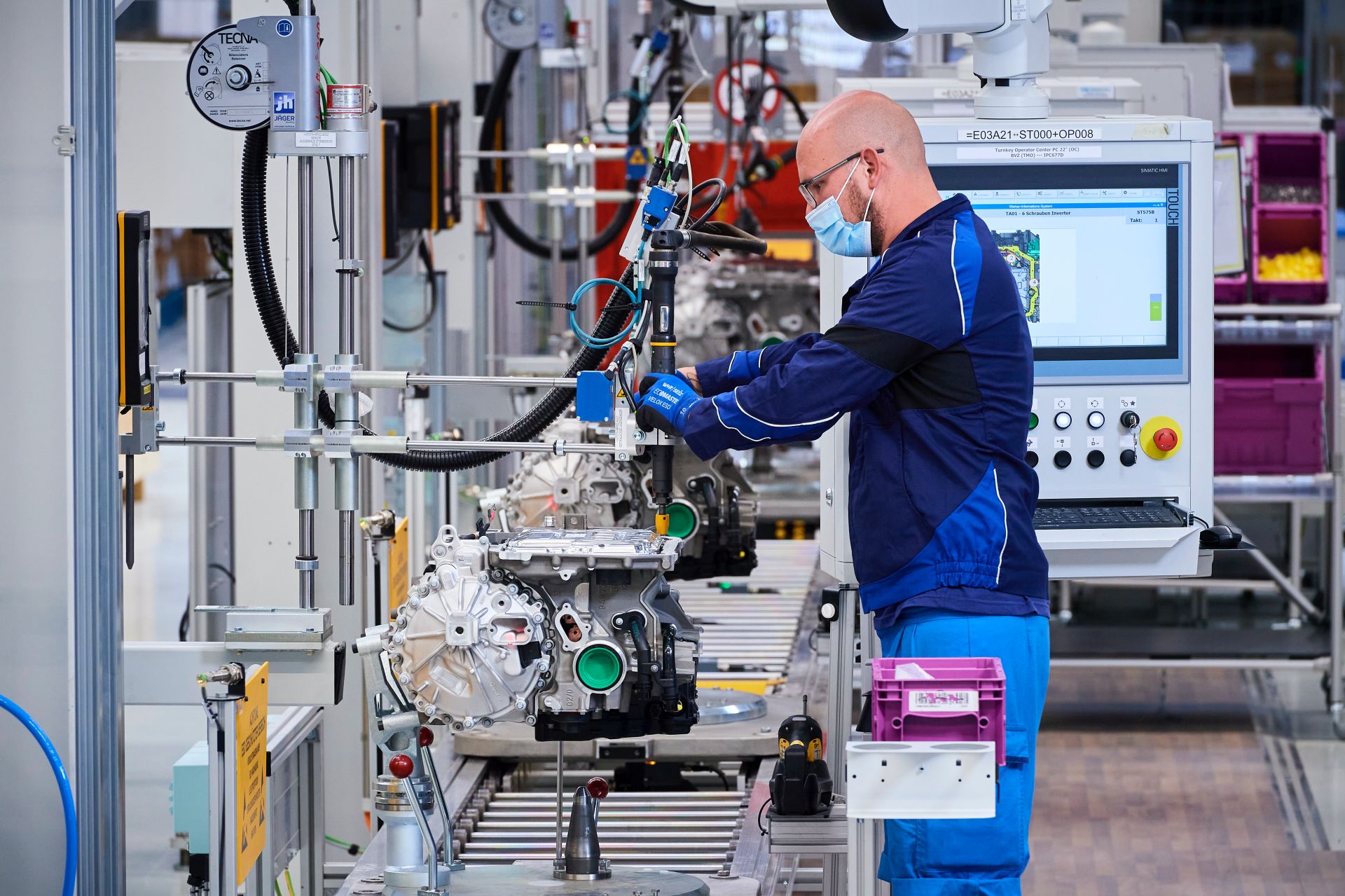 BMW Expanding Production Capacity In Dingolfing To 500,000 E-Drive Units By 2022