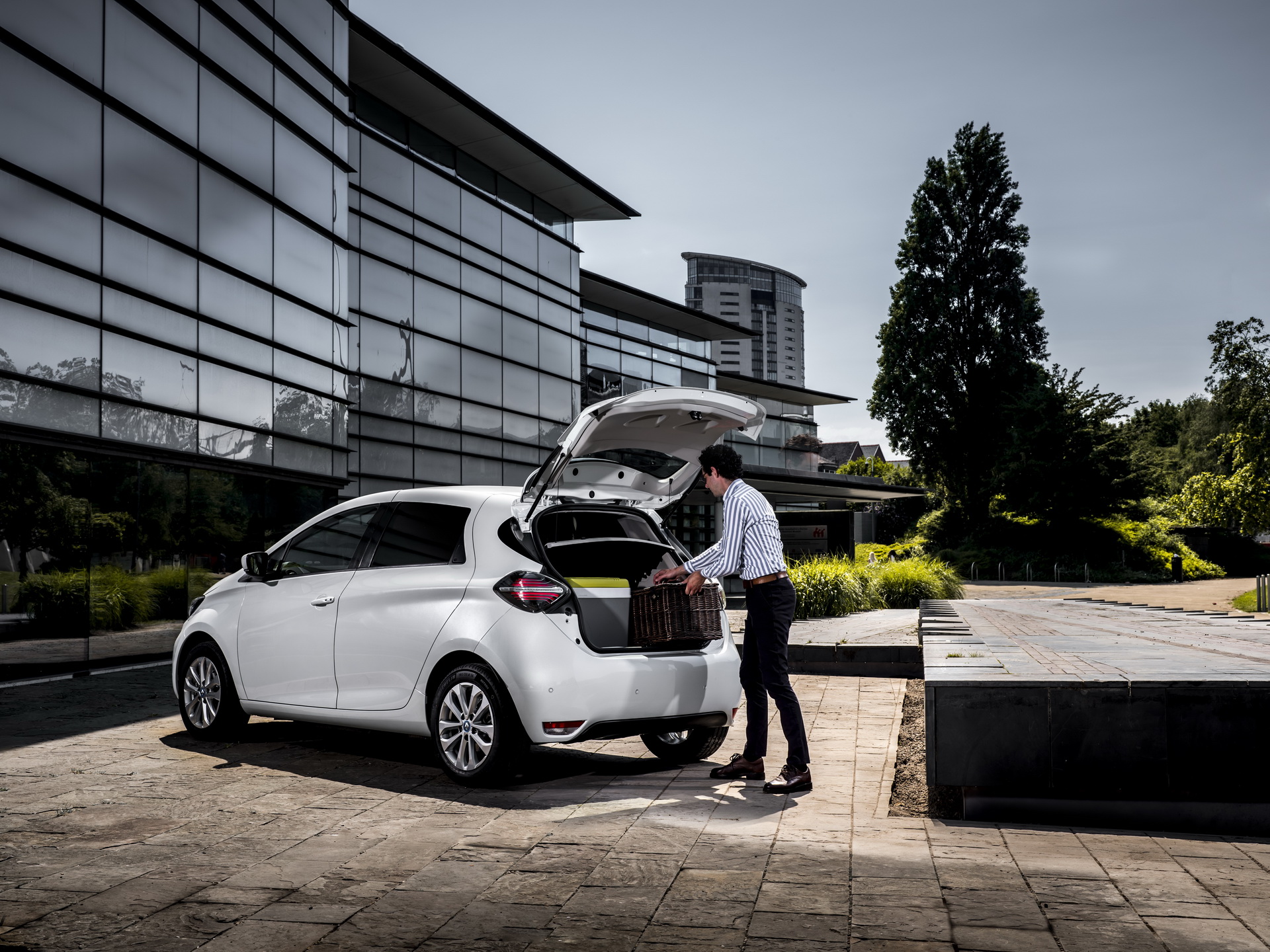Renault Zoe Van Is A Small Electric Workhorse With 245 Miles Of Range
