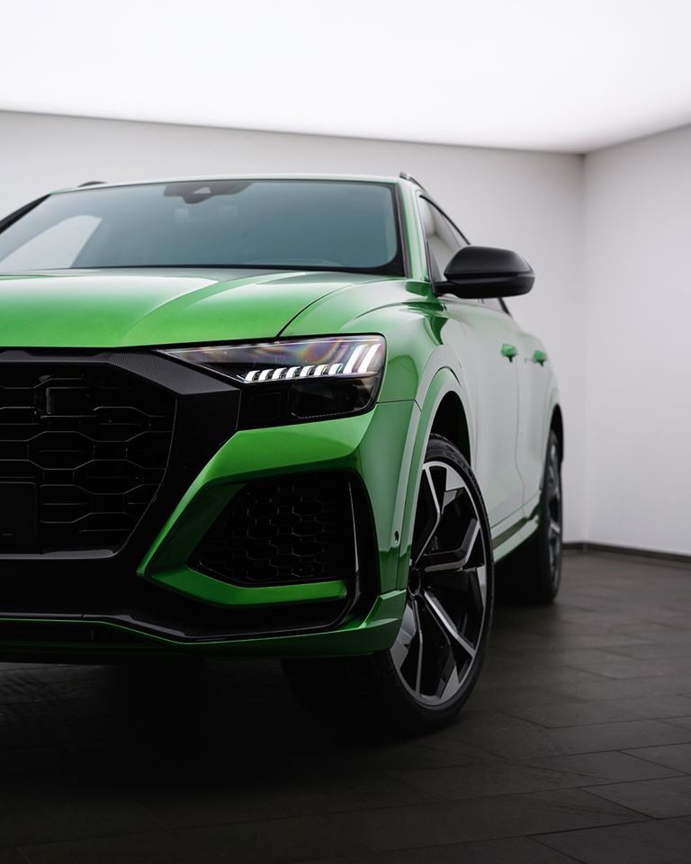 Java Green Audi RS Q8 With 23″ Wheels And Carbon Trim Really Stands Out