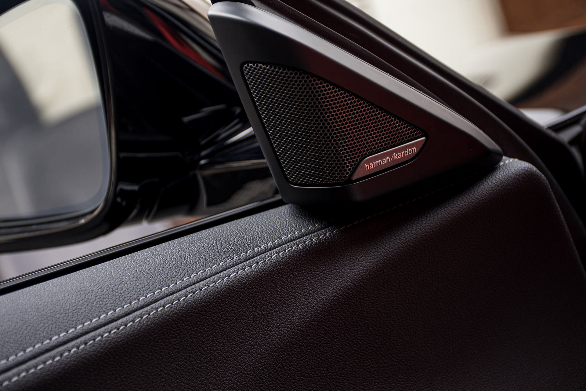 Remember The BMW Z4? This M40i Boasts A Rather Simple Yet Stylish Spec