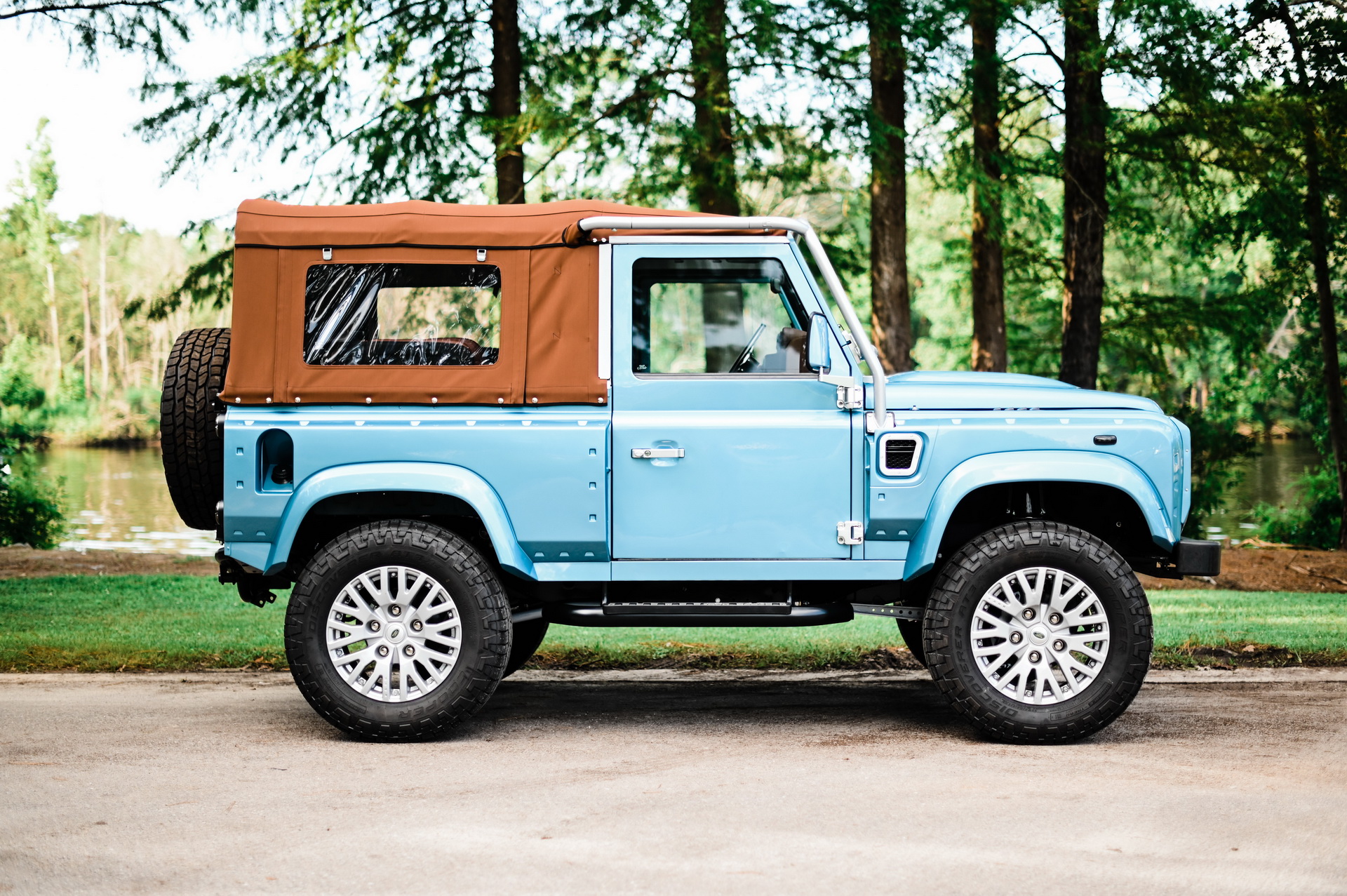 This Land Rover Defender 90 Open-Top Is Not What It Seems