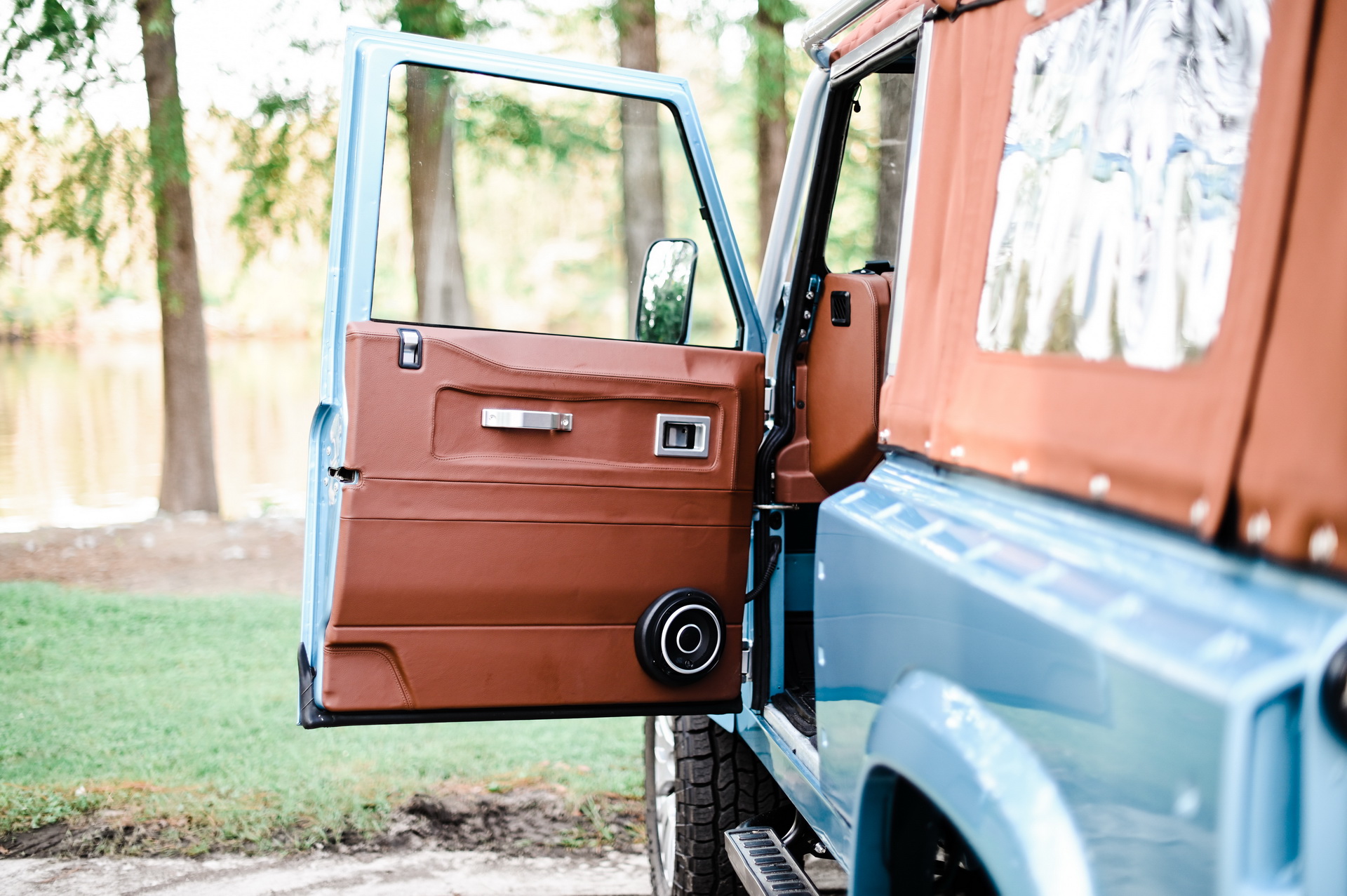 This Land Rover Defender 90 Open-Top Is Not What It Seems