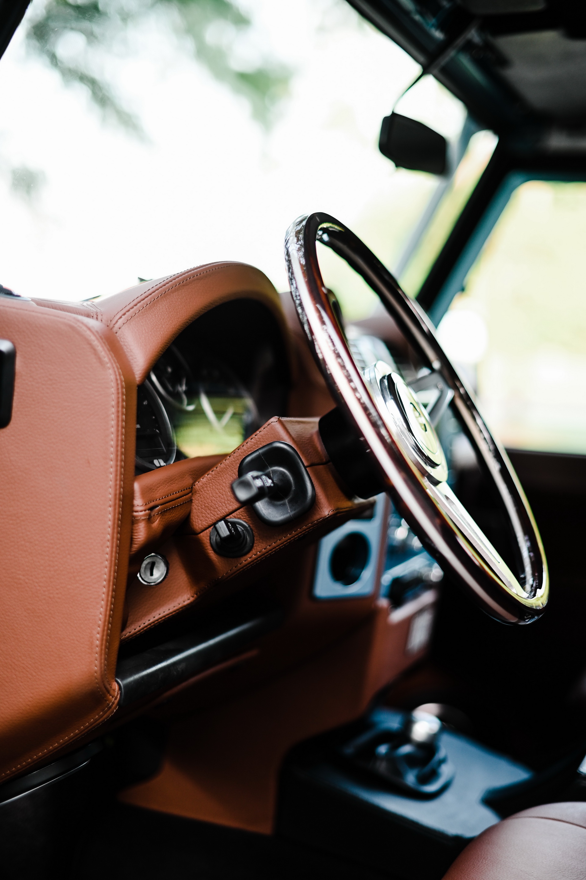 This Land Rover Defender 90 Open-Top Is Not What It Seems