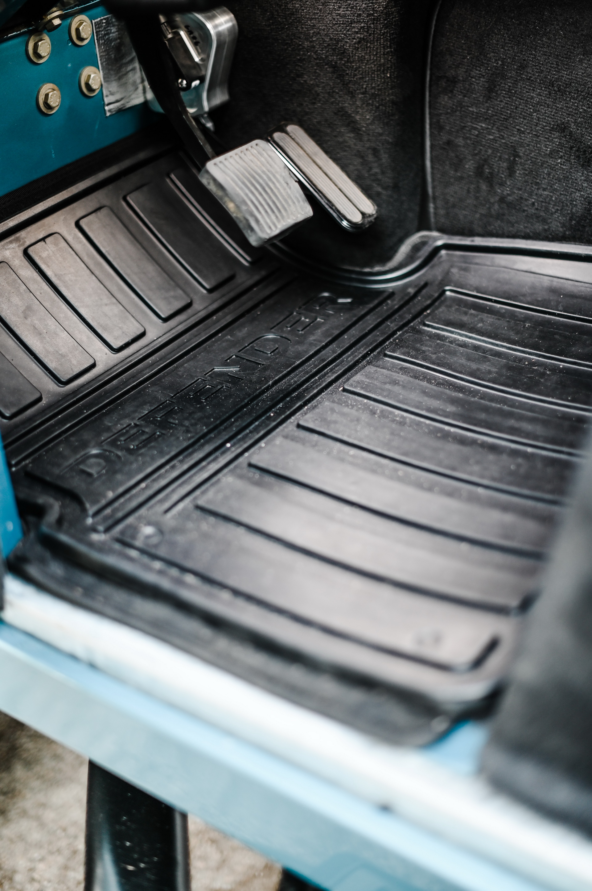 This Land Rover Defender 90 Open-Top Is Not What It Seems