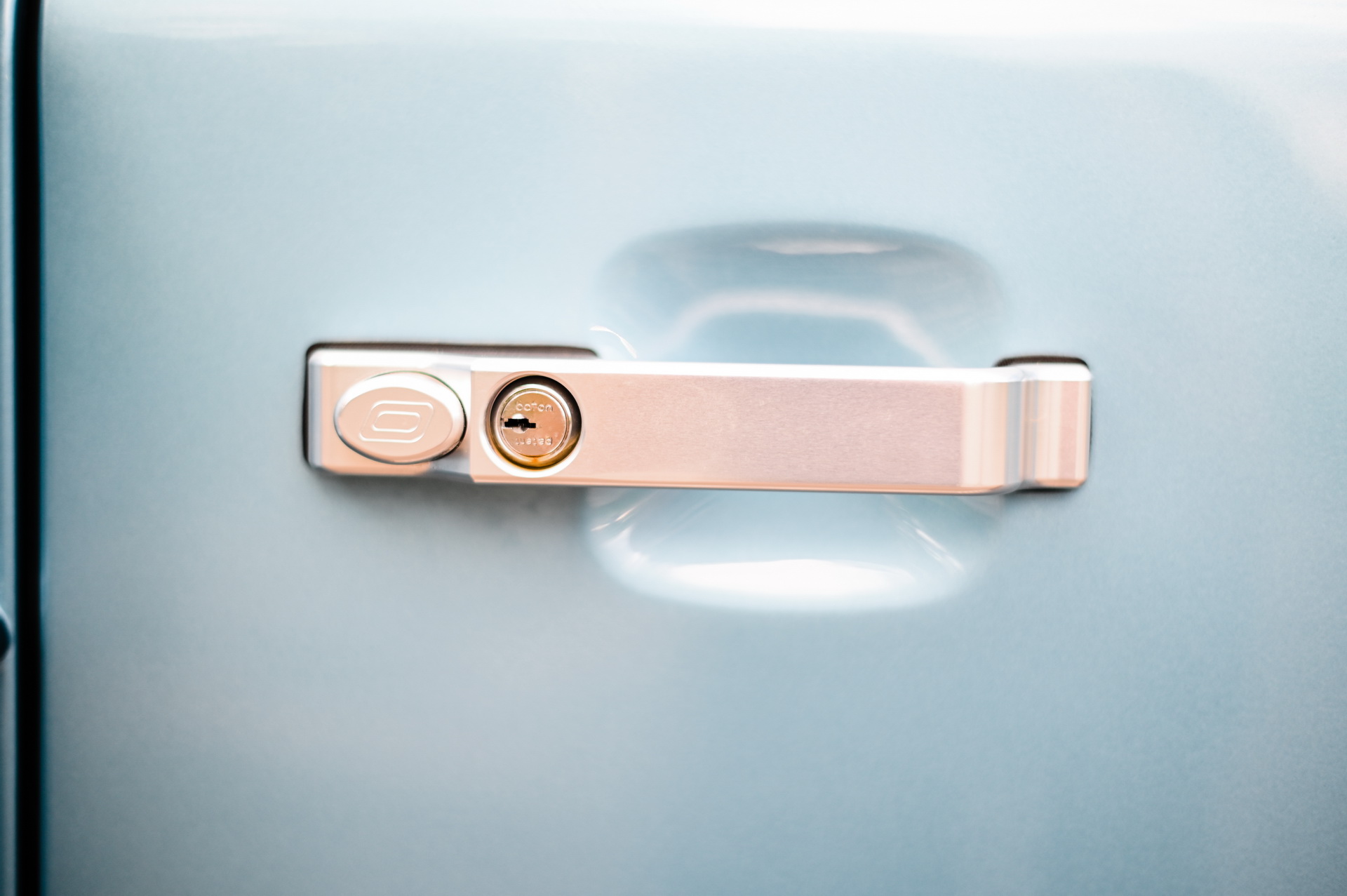 This Land Rover Defender 90 Open-Top Is Not What It Seems