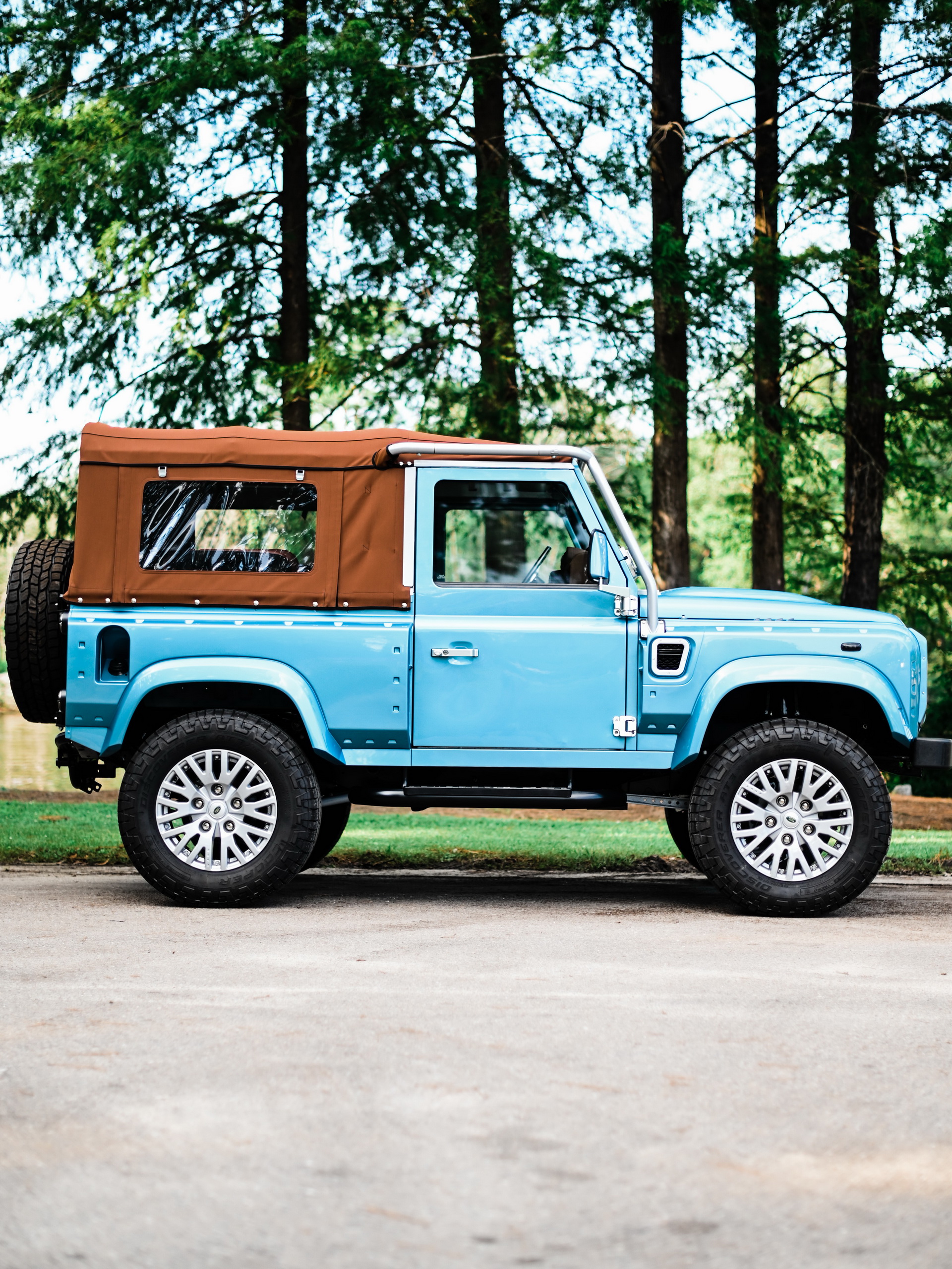 This Land Rover Defender 90 Open-Top Is Not What It Seems