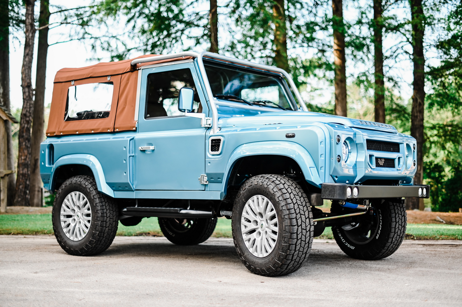 This Land Rover Defender 90 Open-Top Is Not What It Seems