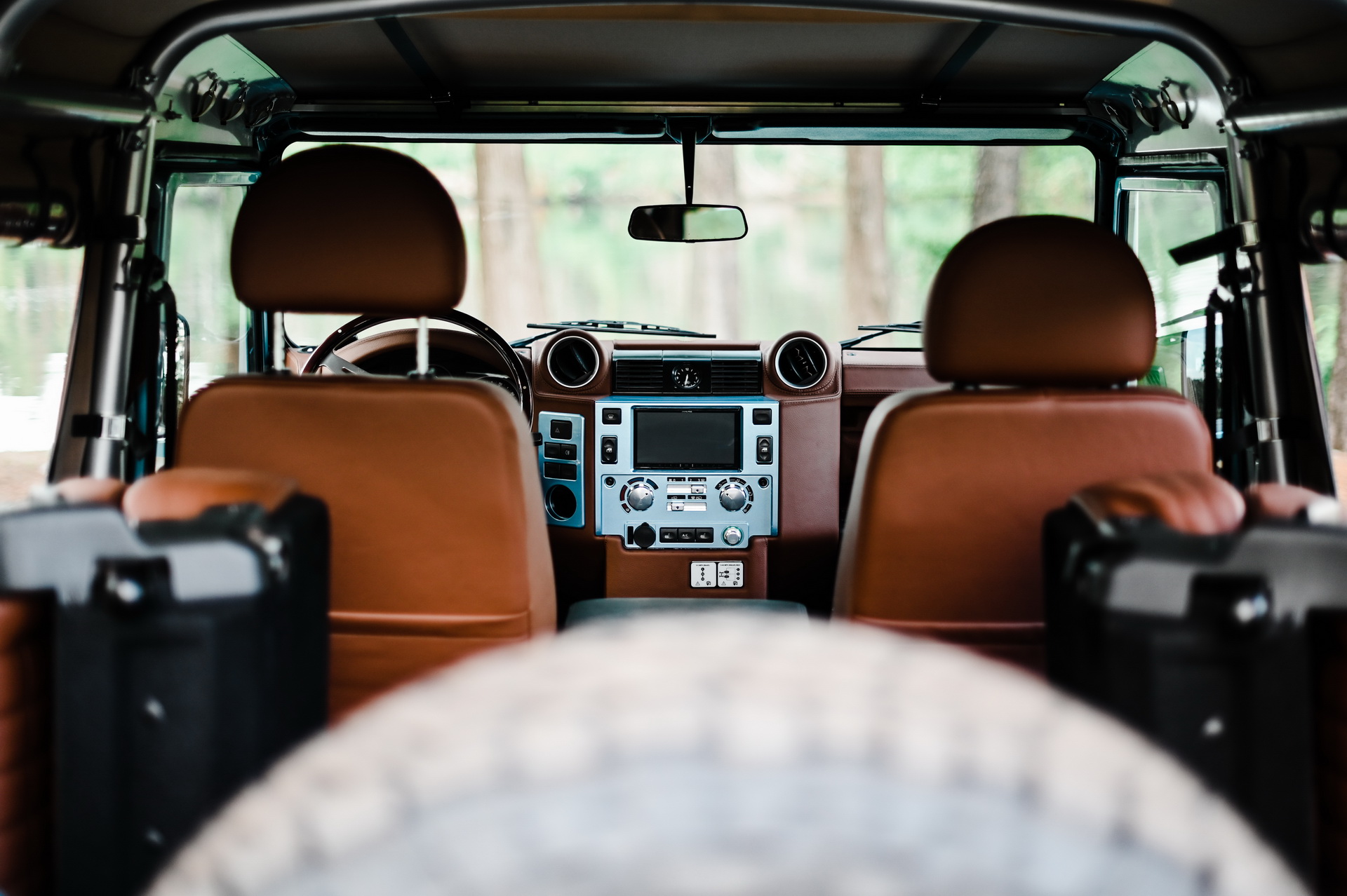 This Land Rover Defender 90 Open-Top Is Not What It Seems
