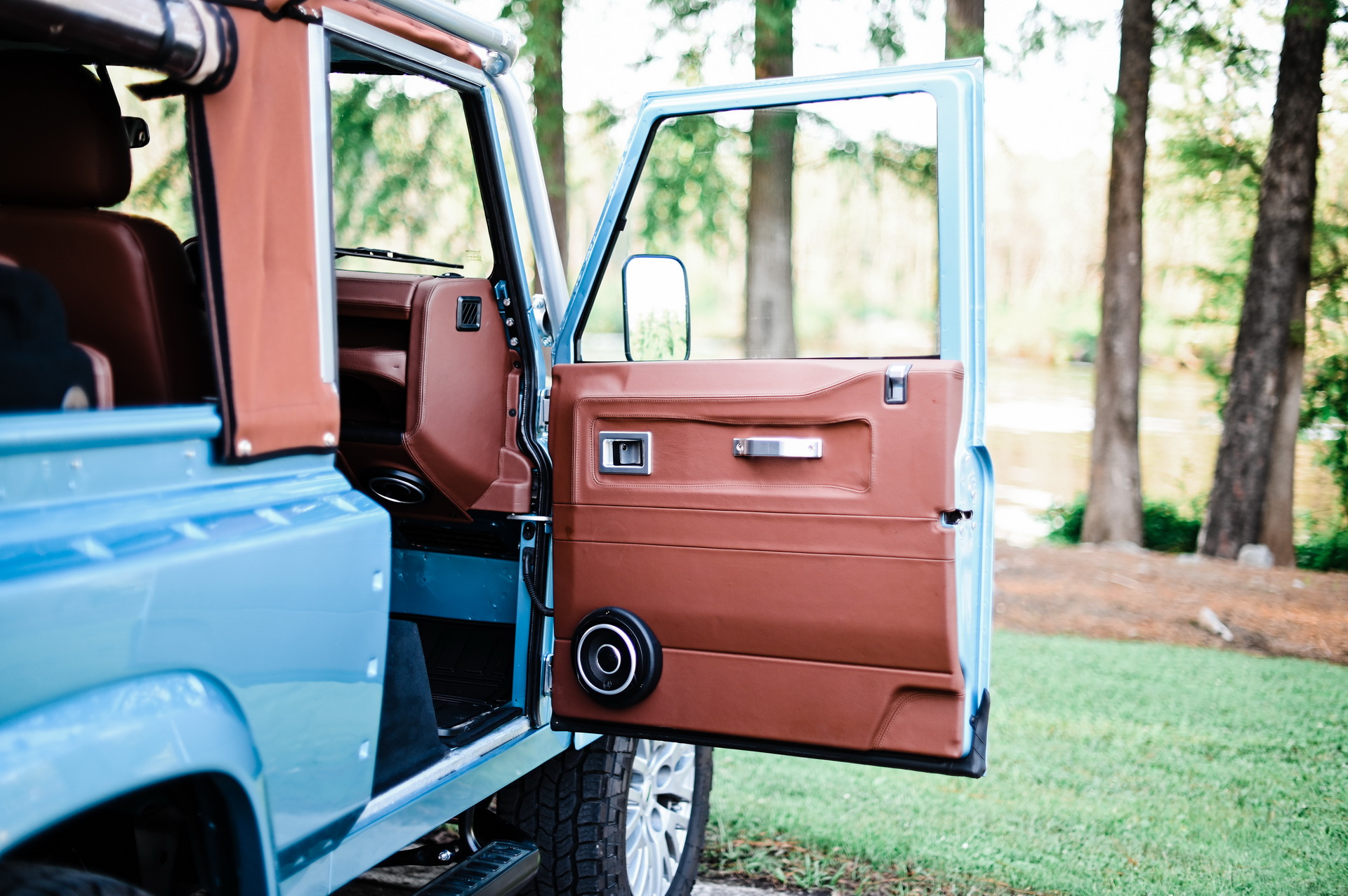 This Land Rover Defender 90 Open-Top Is Not What It Seems