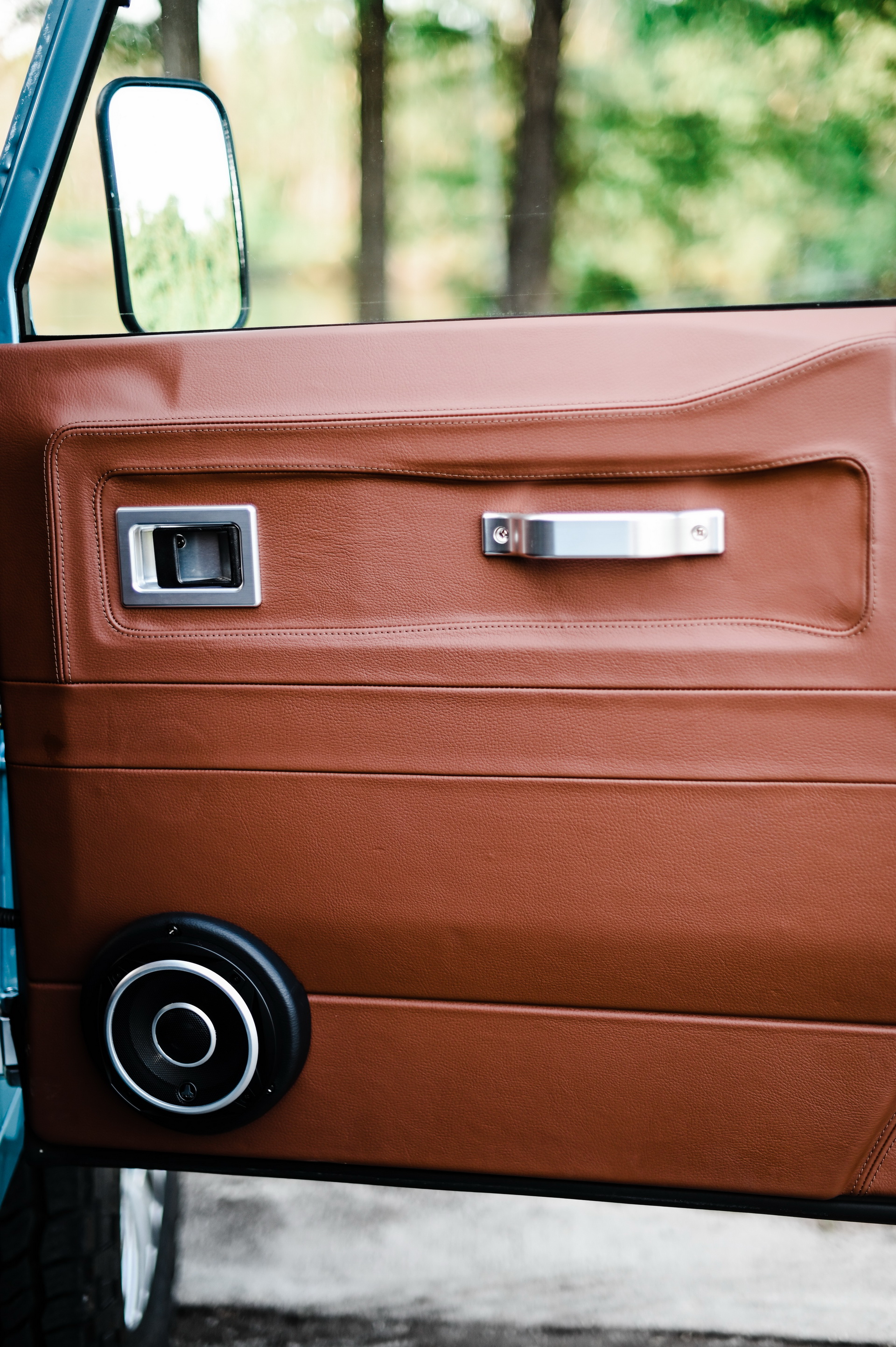 This Land Rover Defender 90 Open-Top Is Not What It Seems