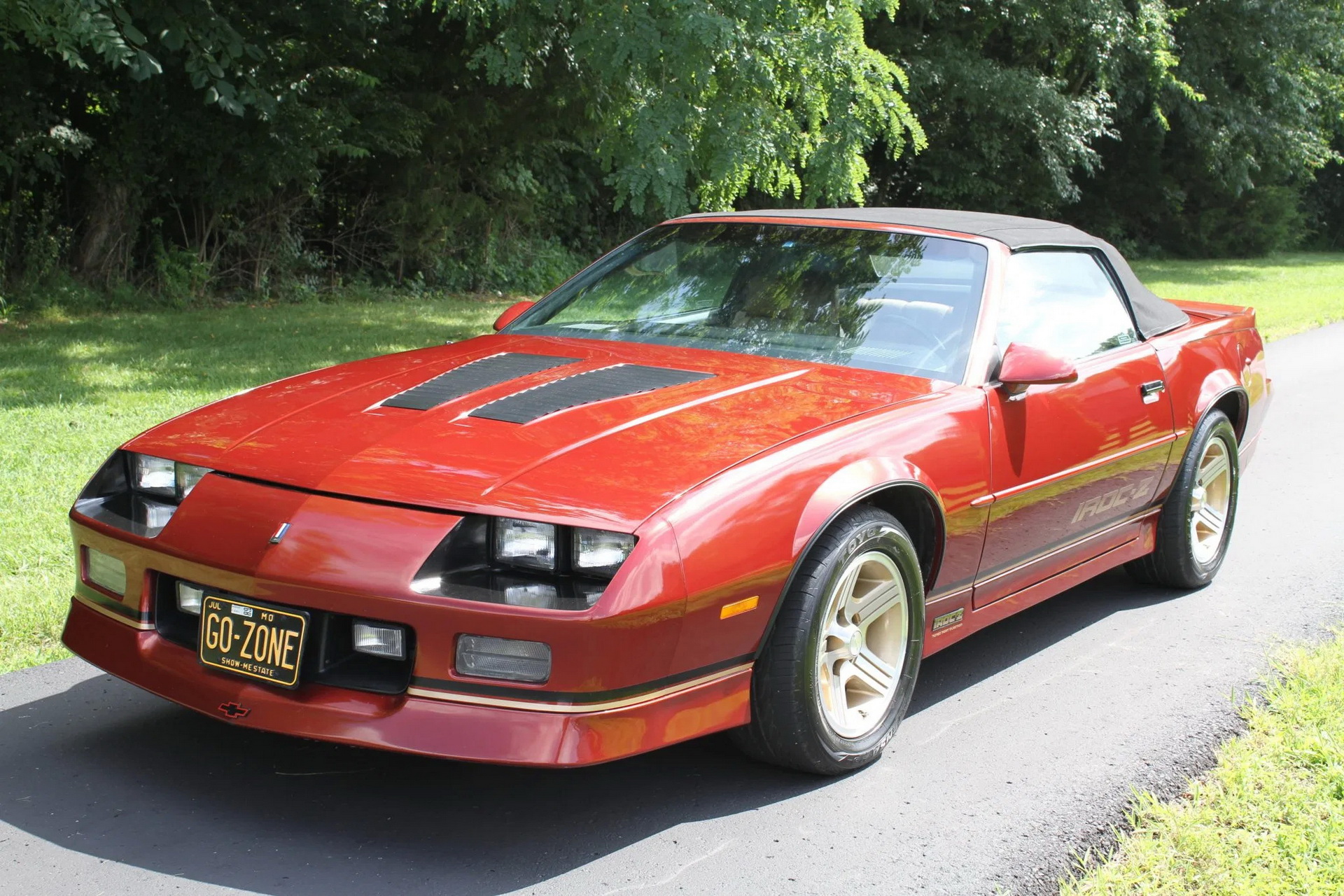 Stick Your Favorite ’80s Cassette Player In This 49k-Mile IROC-Z Convertible