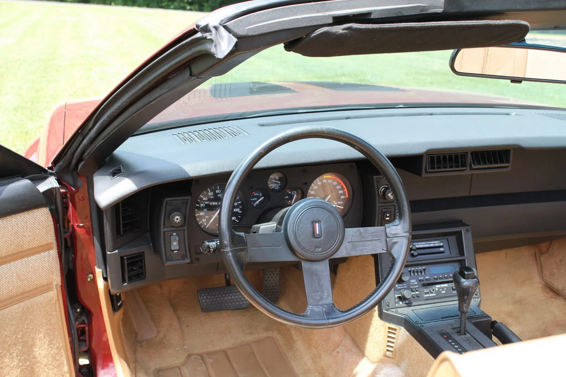 Stick Your Favorite ’80s Cassette Player In This 49k-Mile IROC-Z Convertible