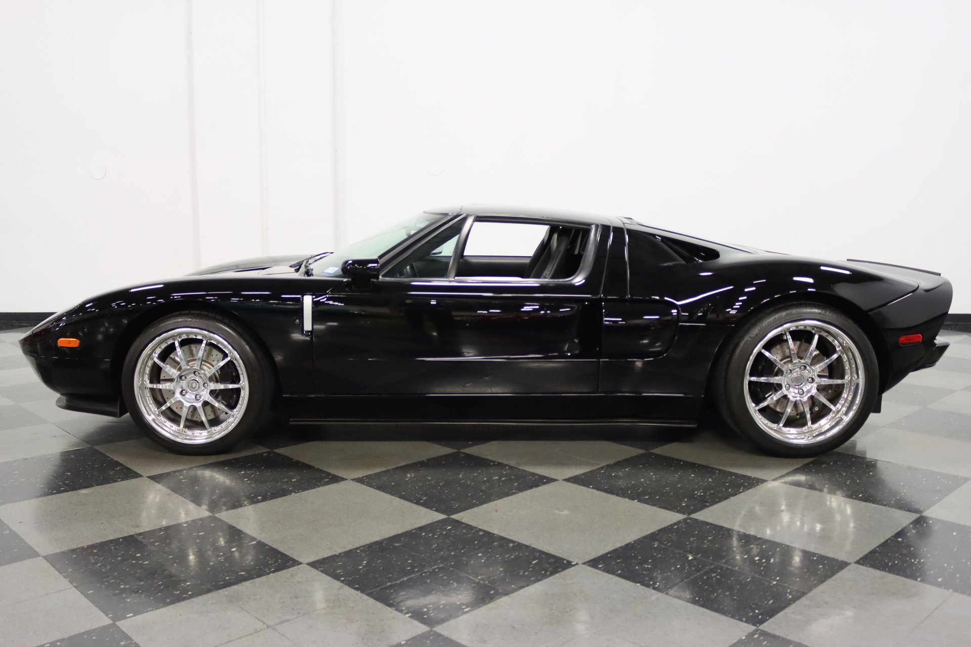 Twin-Turbo 2005 Ford GT With 840 HP Is A Bit Of A Bargain