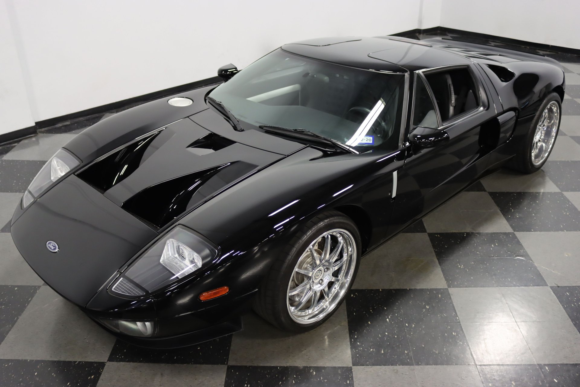 Twin-Turbo 2005 Ford GT With 840 HP Is A Bit Of A Bargain