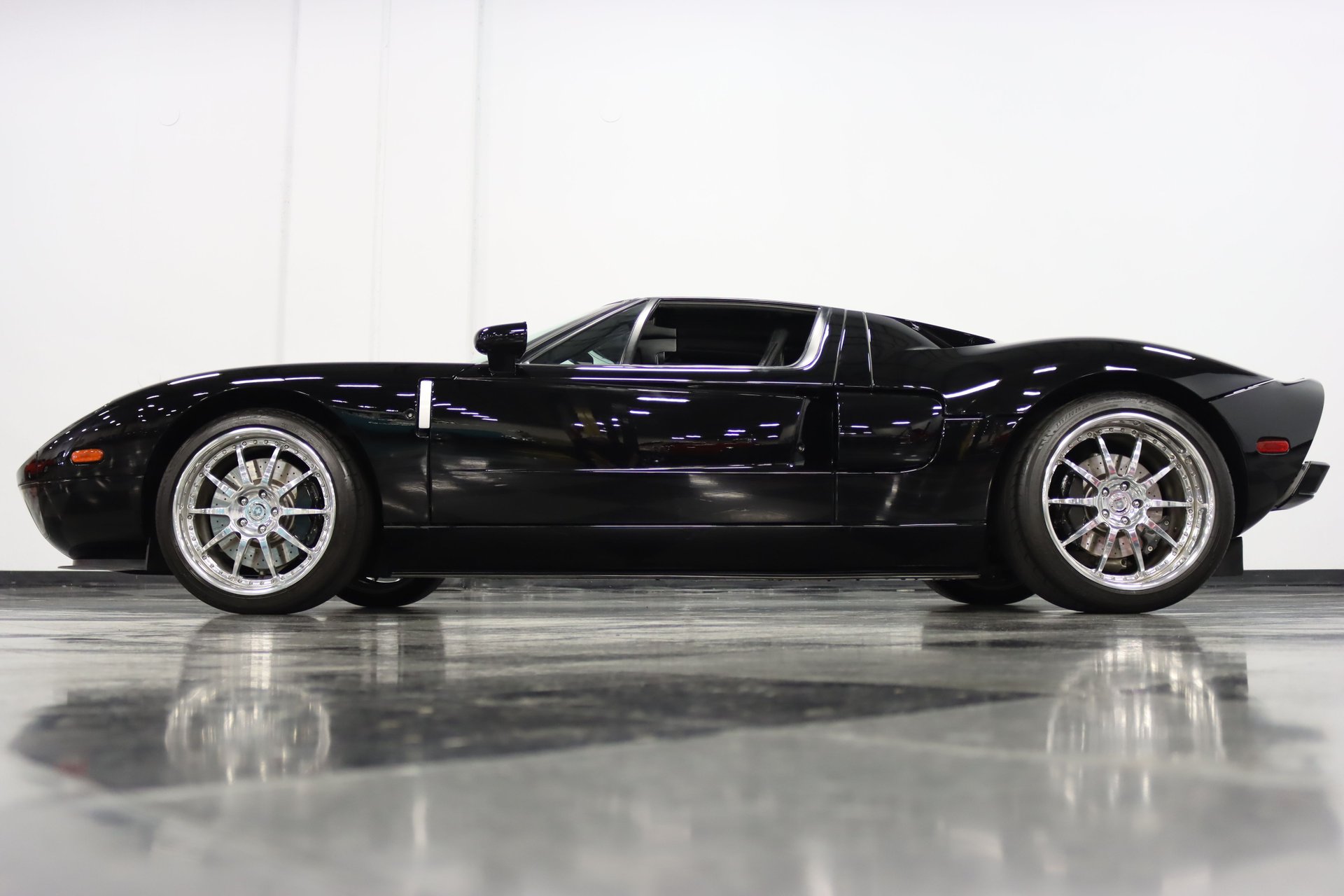 Twin-Turbo 2005 Ford GT With 840 HP Is A Bit Of A Bargain