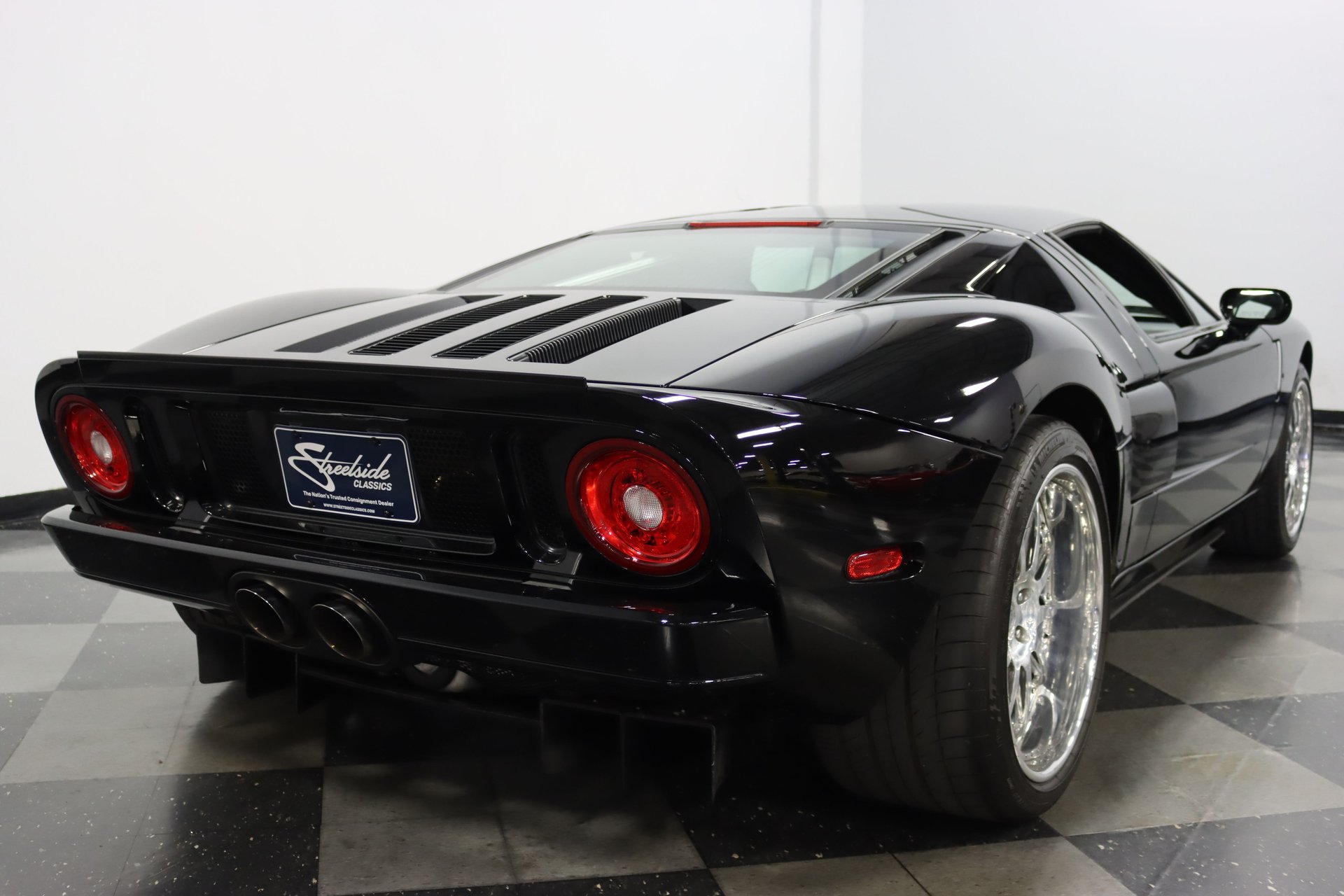 Twin-Turbo 2005 Ford GT With 840 HP Is A Bit Of A Bargain
