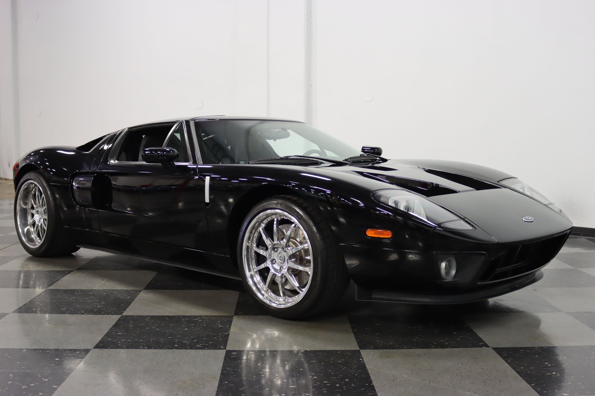 Twin-Turbo 2005 Ford GT With 840 HP Is A Bit Of A Bargain