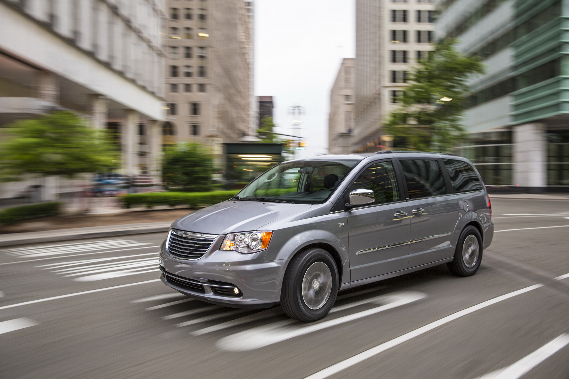 NHTSA Investigates 2014 Chrysler Town & Country Over Fire Risk, USB Ports Are “Likely Origin”