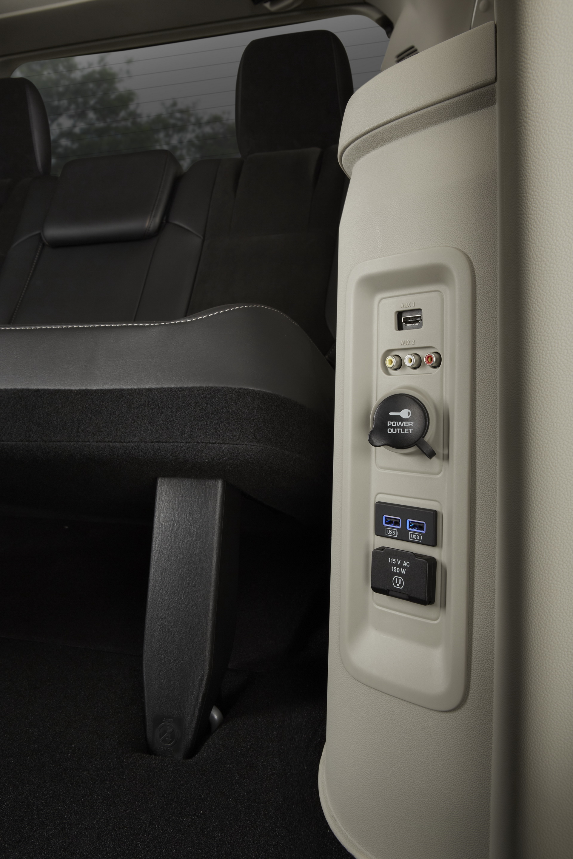 NHTSA Investigates 2014 Chrysler Town & Country Over Fire Risk, USB Ports Are “Likely Origin”