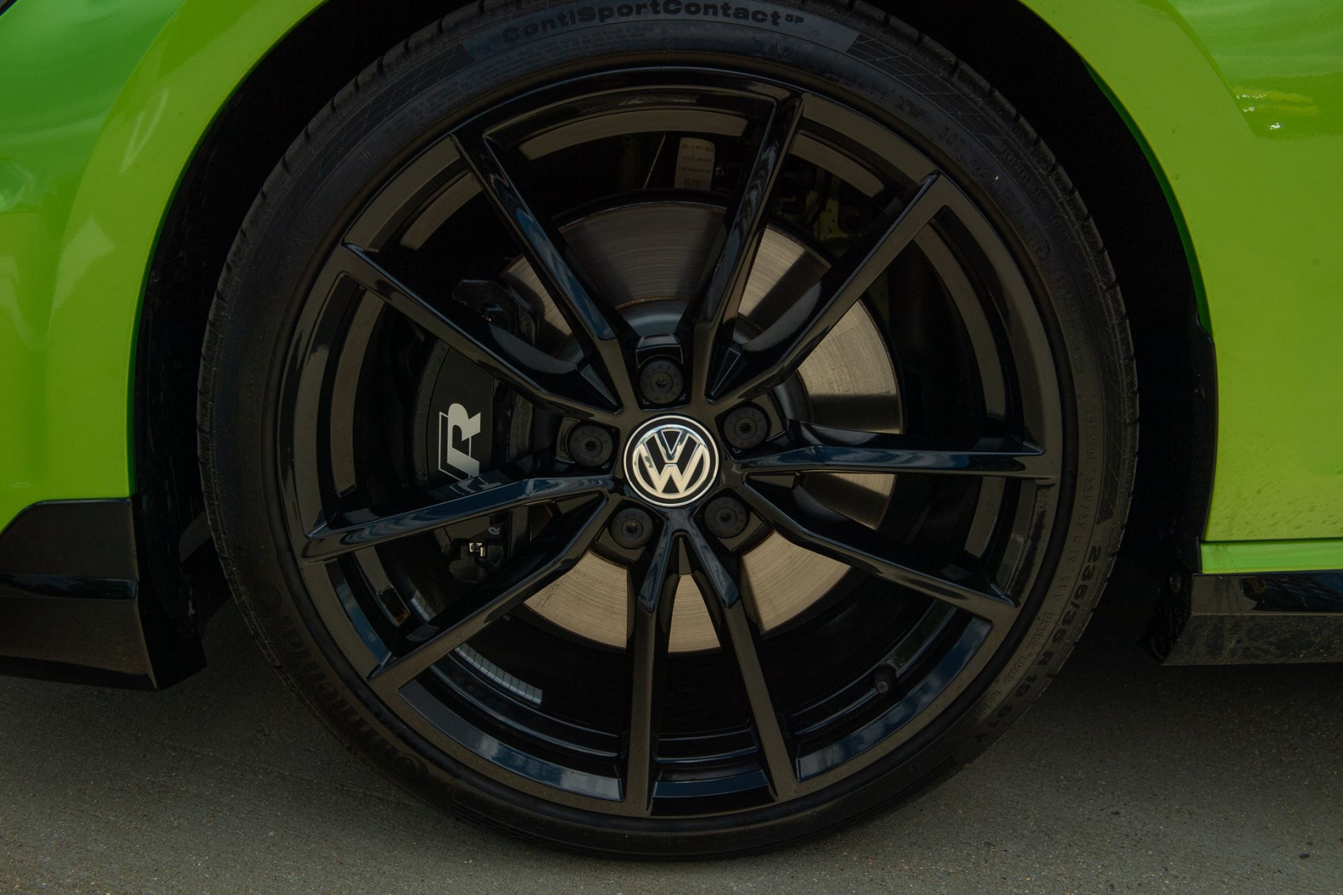 Viper Green Was America’s Most Popular Spektrum Color For 2019 VW Golf R
