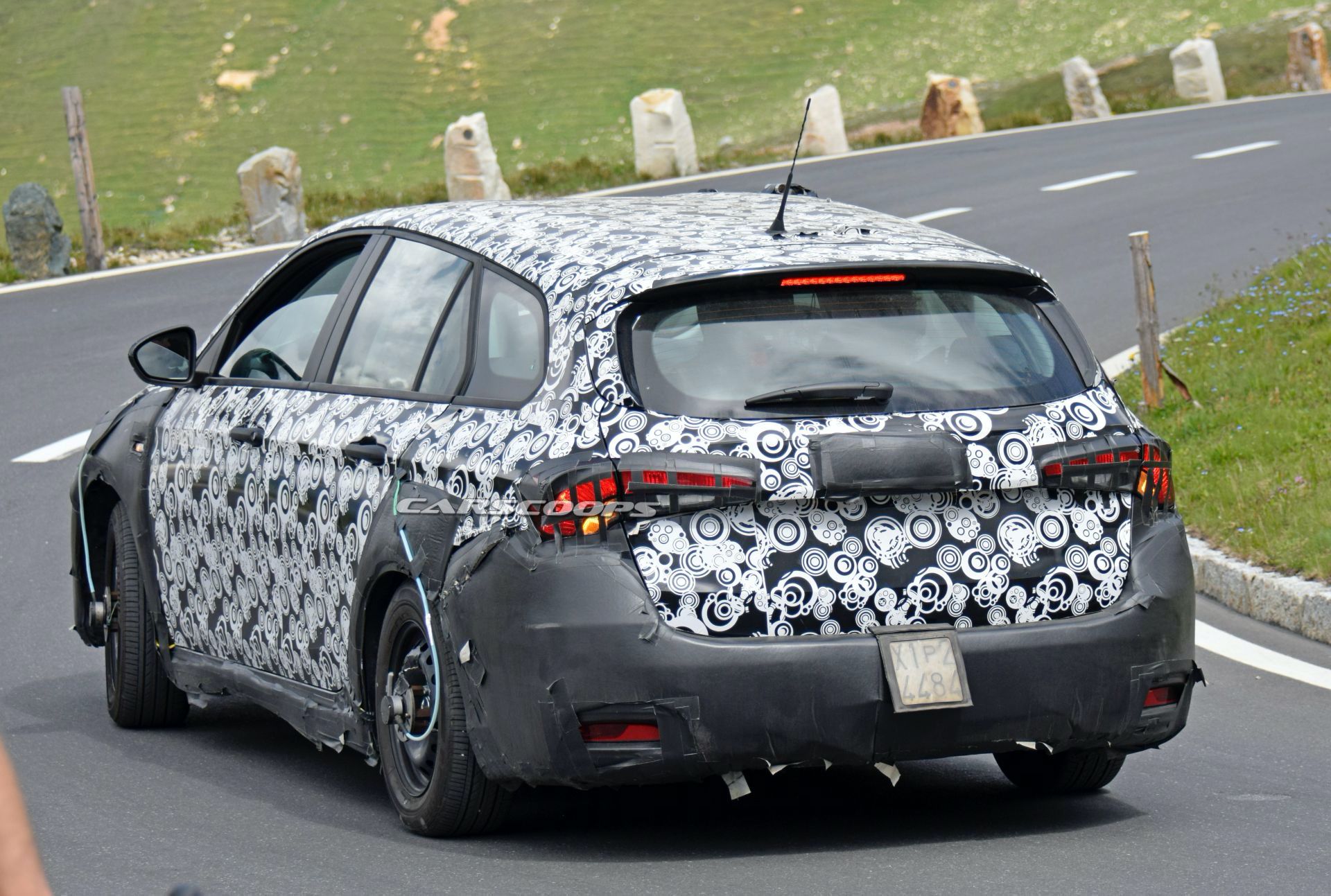 High-Riding 2021 Fiat Tipo SW Cross Makes Spy Debut